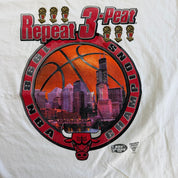 J- Vintage '98 Chicago Bulls NBA Repeat 3 Peat Starter Graphic Made In USA Tee - XL