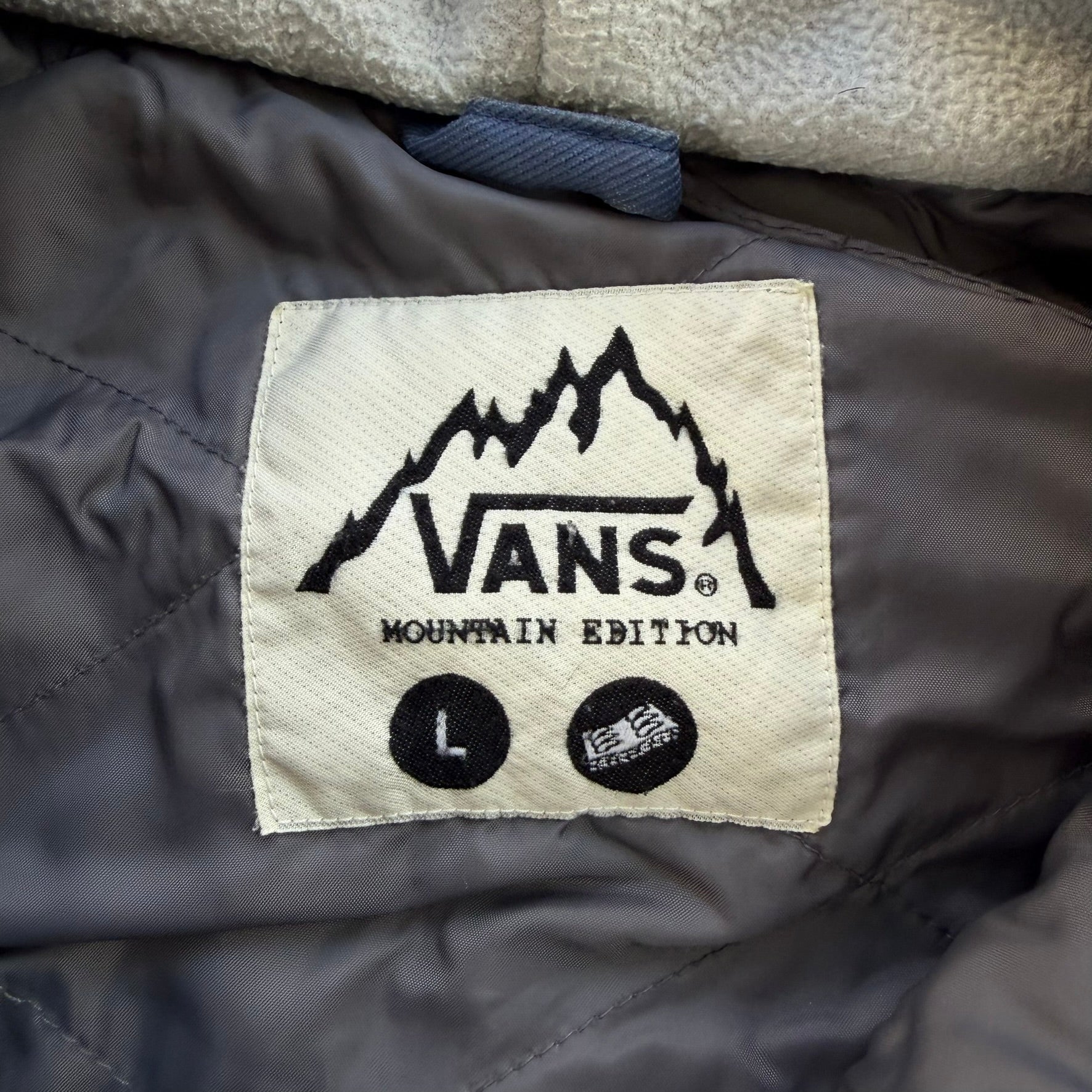 J- Vans Mountain Edition Hooded Chore Style Quilt Lined Zip Up Jacket - L