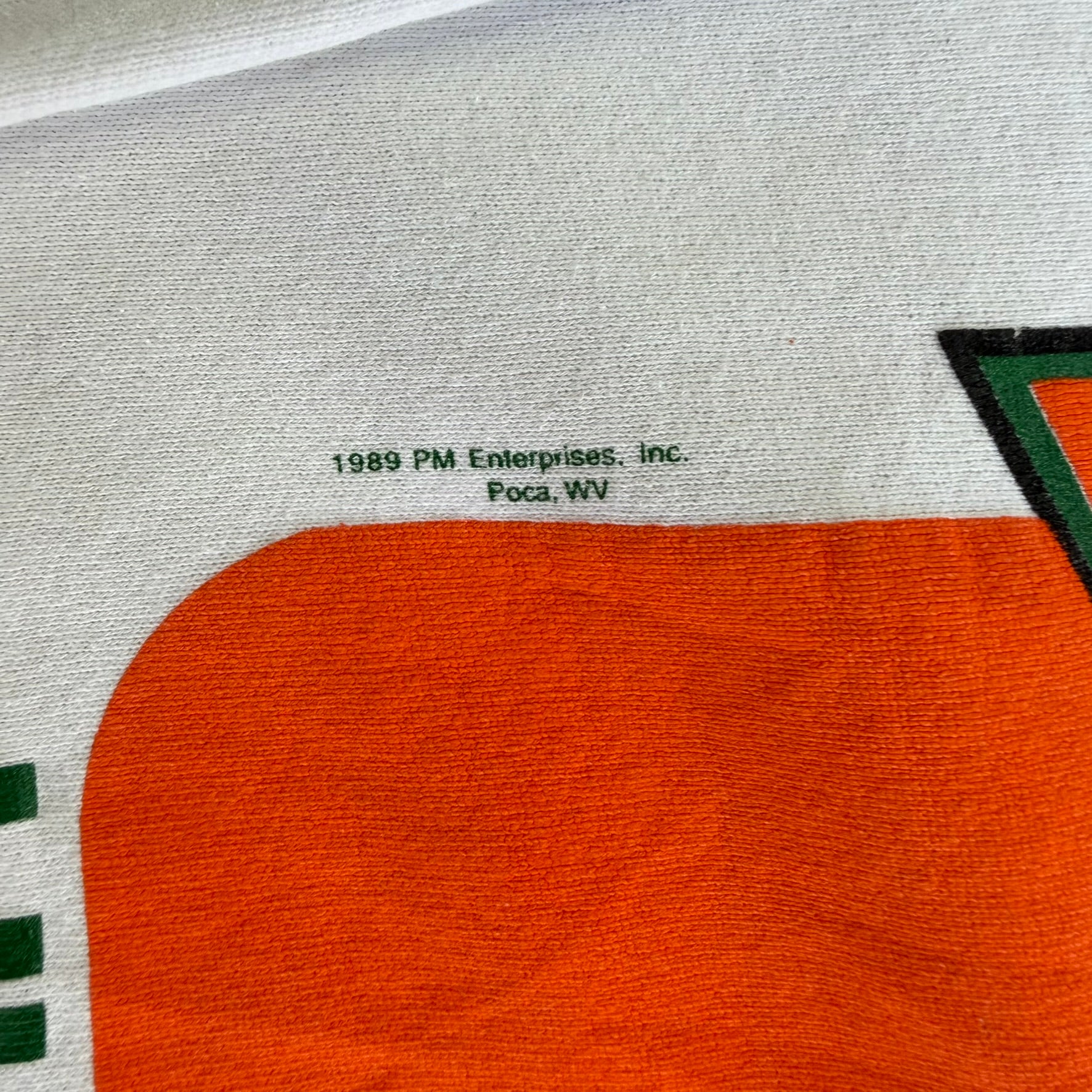 J- Vintage '89 University Of Miami Hurricanes Graphic Mascot & Text Crewneck - L