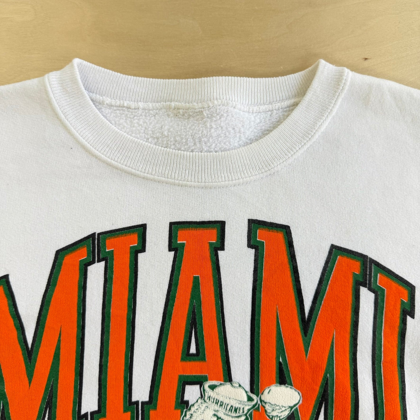 J- Vintage '89 University Of Miami Hurricanes Graphic Mascot & Text Crewneck - L