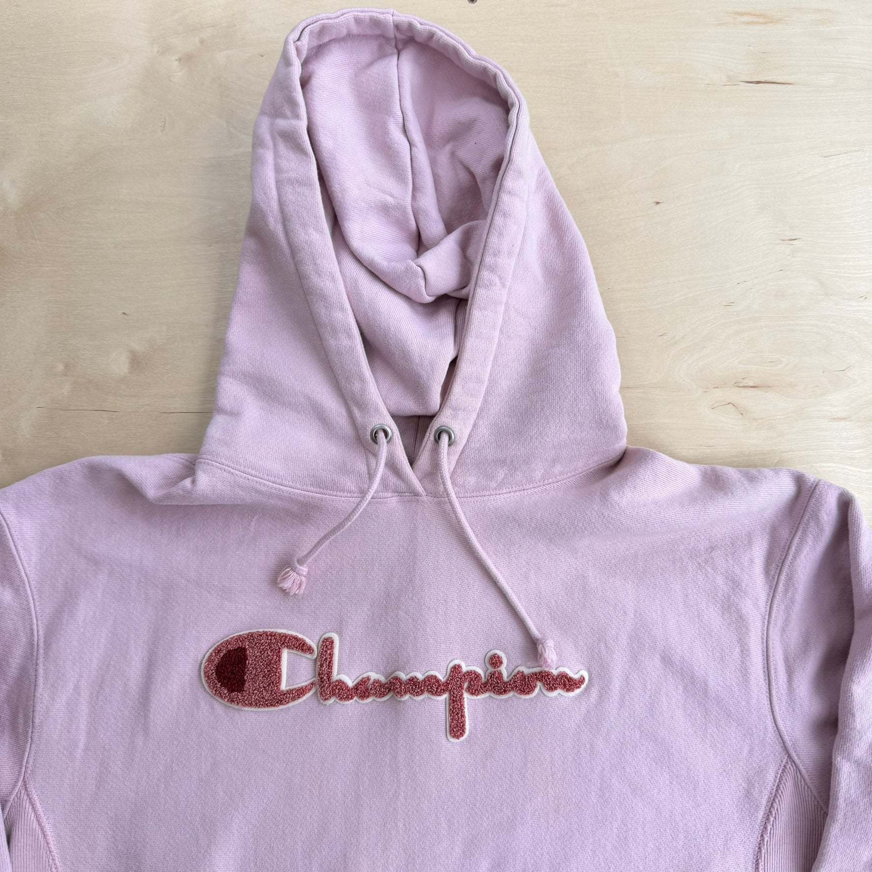 J- Vintage Champion Embroidered Chenille Logo Reverse Weave Hoodie - L