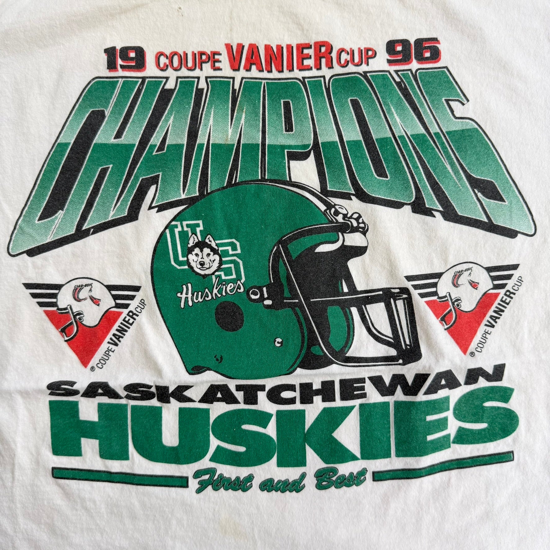 J- Vintage '96 Vanier Cup Saskatchewan Huskies Champions Graphic Single Stitch Tee - XL