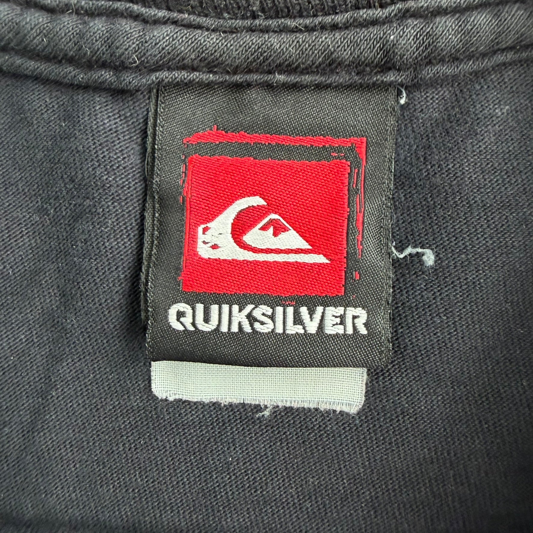 J- Vintage Y2K Quicksilver Logo & Text Graphic Tee - L