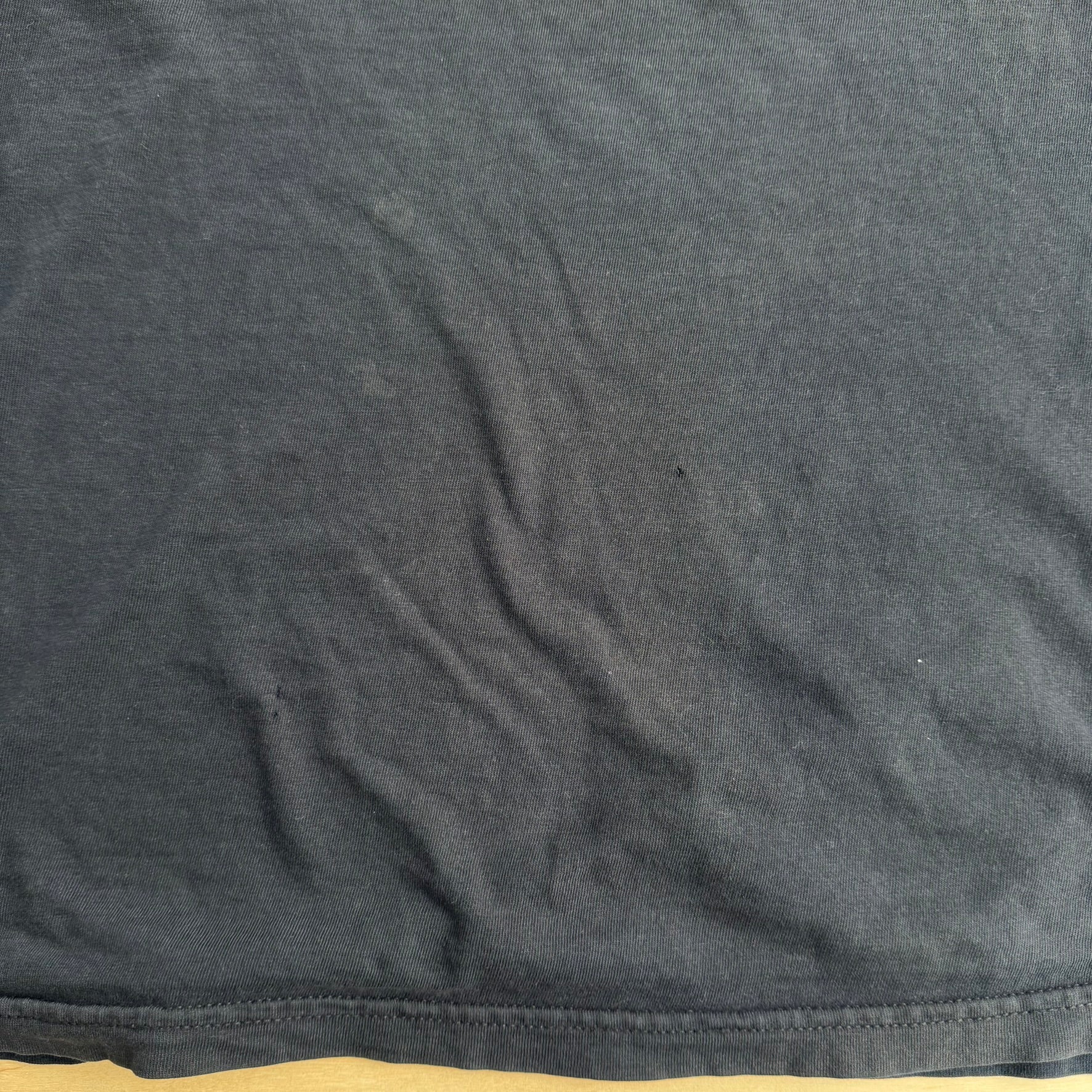 J- Vintage Y2K Quicksilver Logo & Text Graphic Tee - L