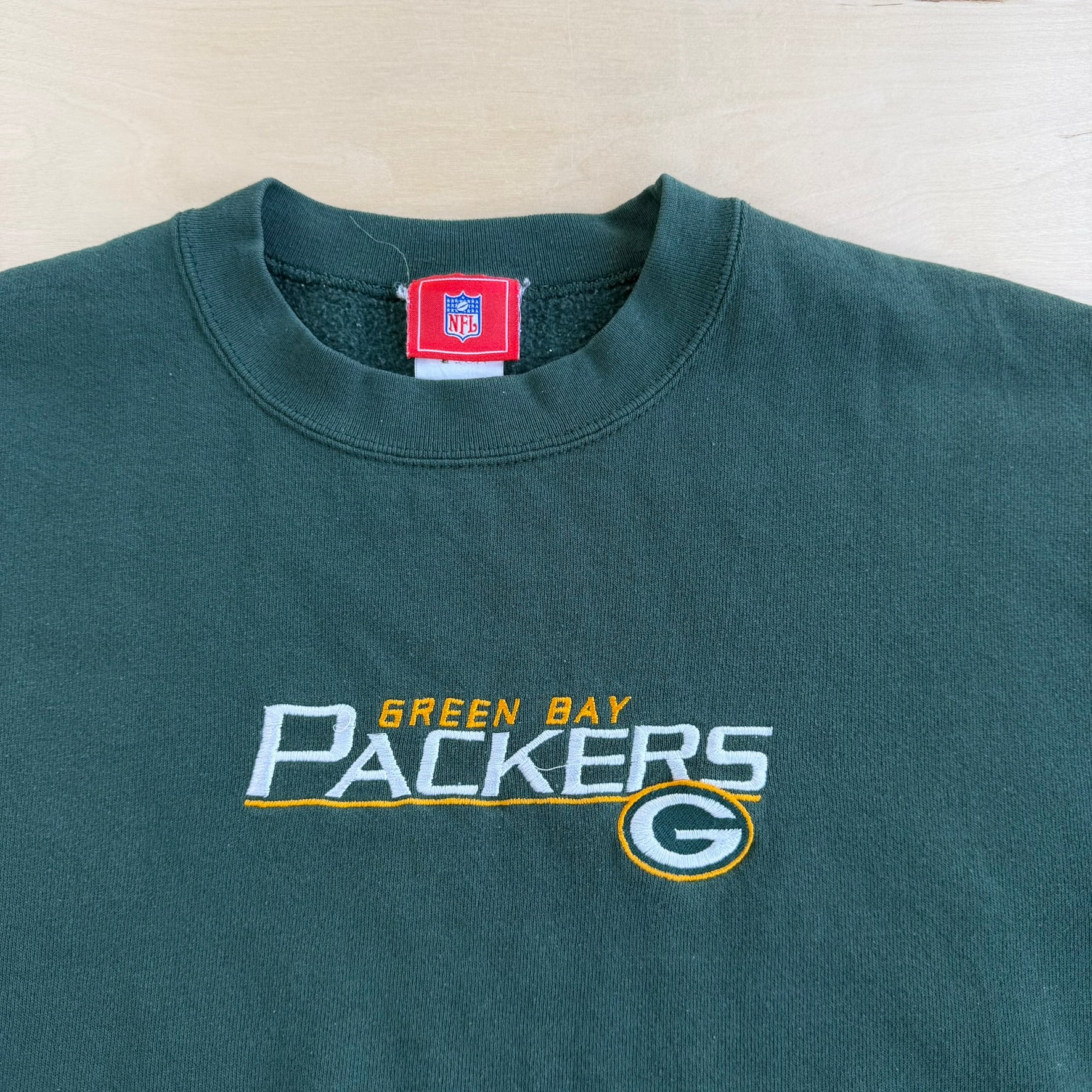 J- Vintage Green Bay Packers NFL Embroidered Graphic Text & Logo Crewneck - L