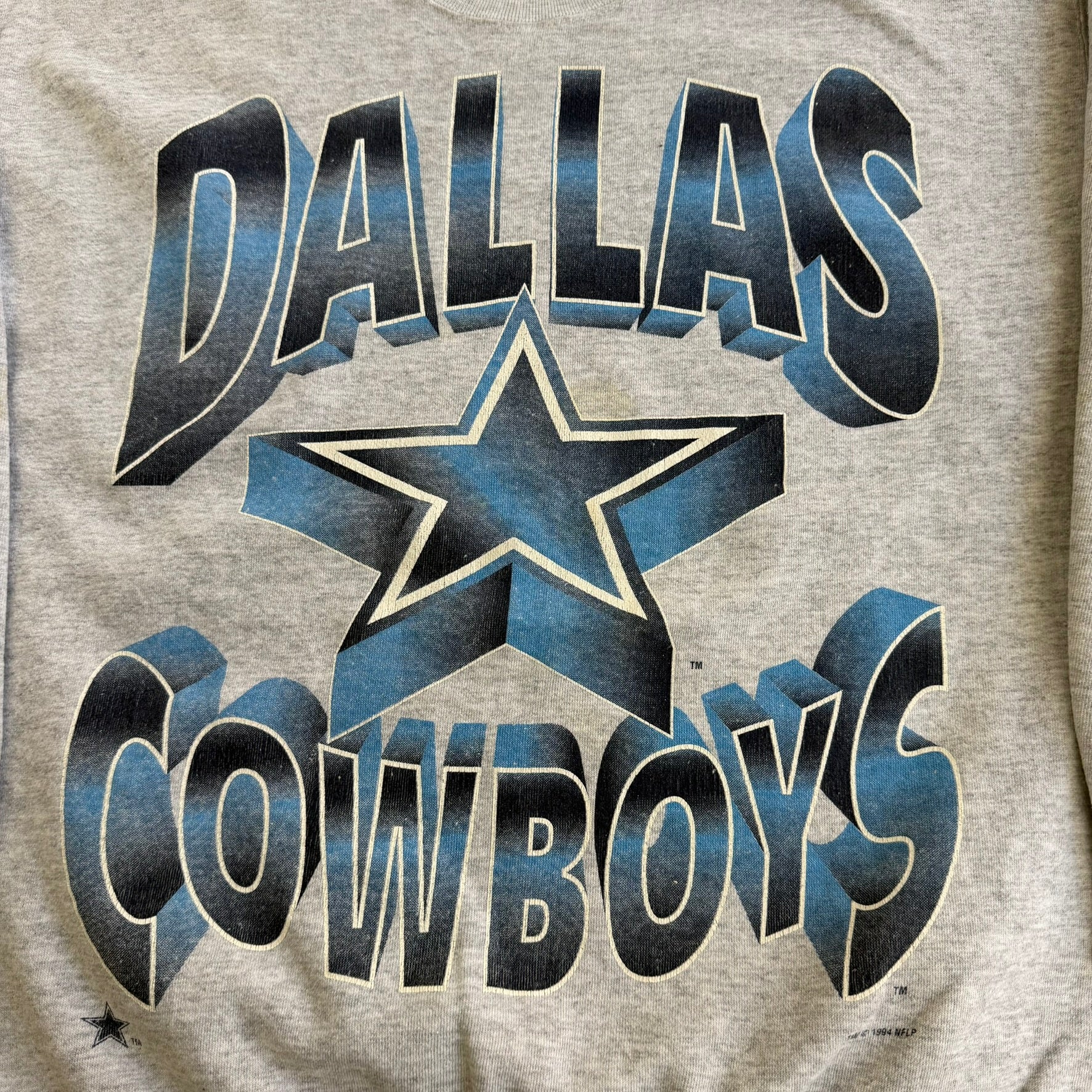 J- Vintage '94 Dallas Cowboys NFL Text & Graphic Made In USA Crewneck - 2XL