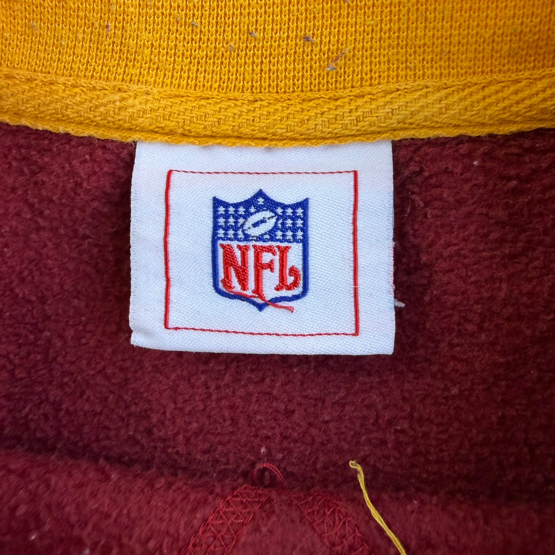 J- Vintage Washington Commanders NFL Embroidered Logo & Text Crewneck - L