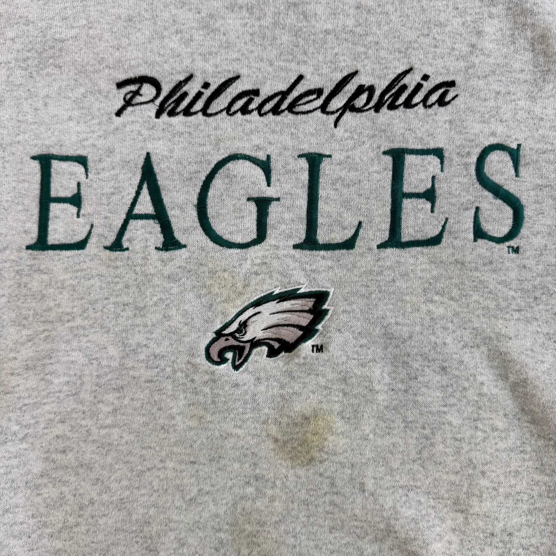 J- Vintage Philadelphia Eagles NFL Logo 7 Embroidered Logo & Text Crewneck - L