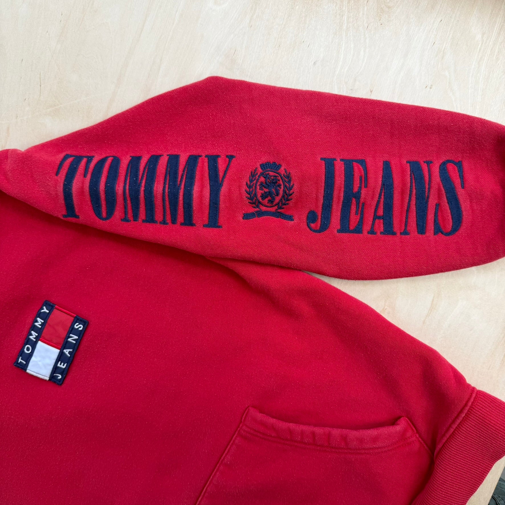 J- Vintage 90s Tommy Hilfiger Jeans Embroidered Text & Logo Hoodie - L