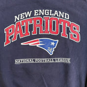 J- Vintage '98 New England Patriots NFL Lee Logo & Text Made In USA Crewneck - XL (fits L)