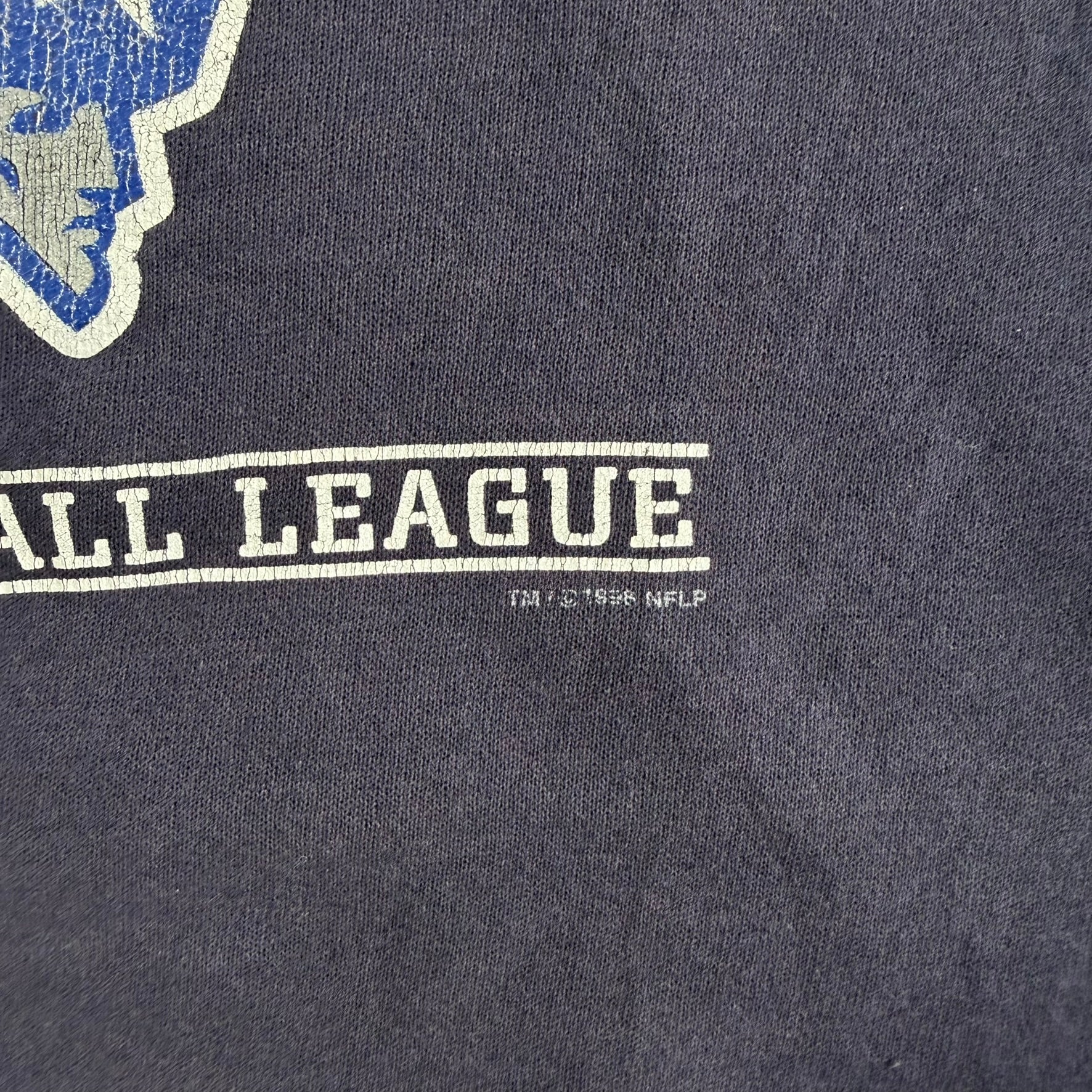 J- Vintage '98 New England Patriots NFL Lee Logo & Text Made In USA Crewneck - XL (fits L)