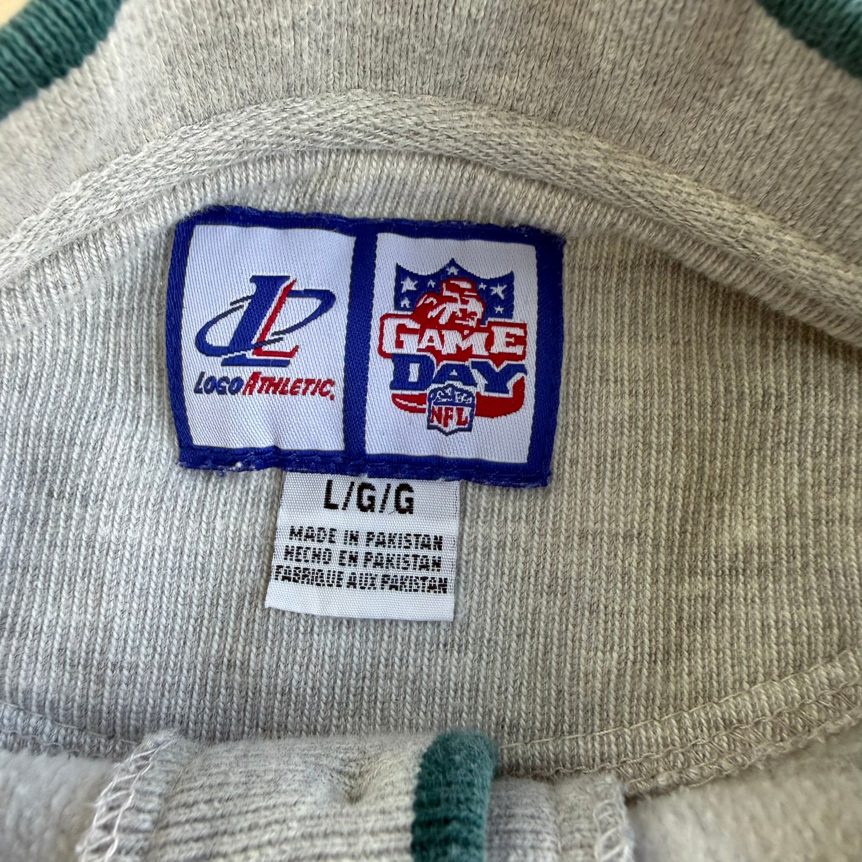 J- Vintage Philadelphia Eagles NFL Logo Athletic Embroidered Logo Henley Crewneck - L