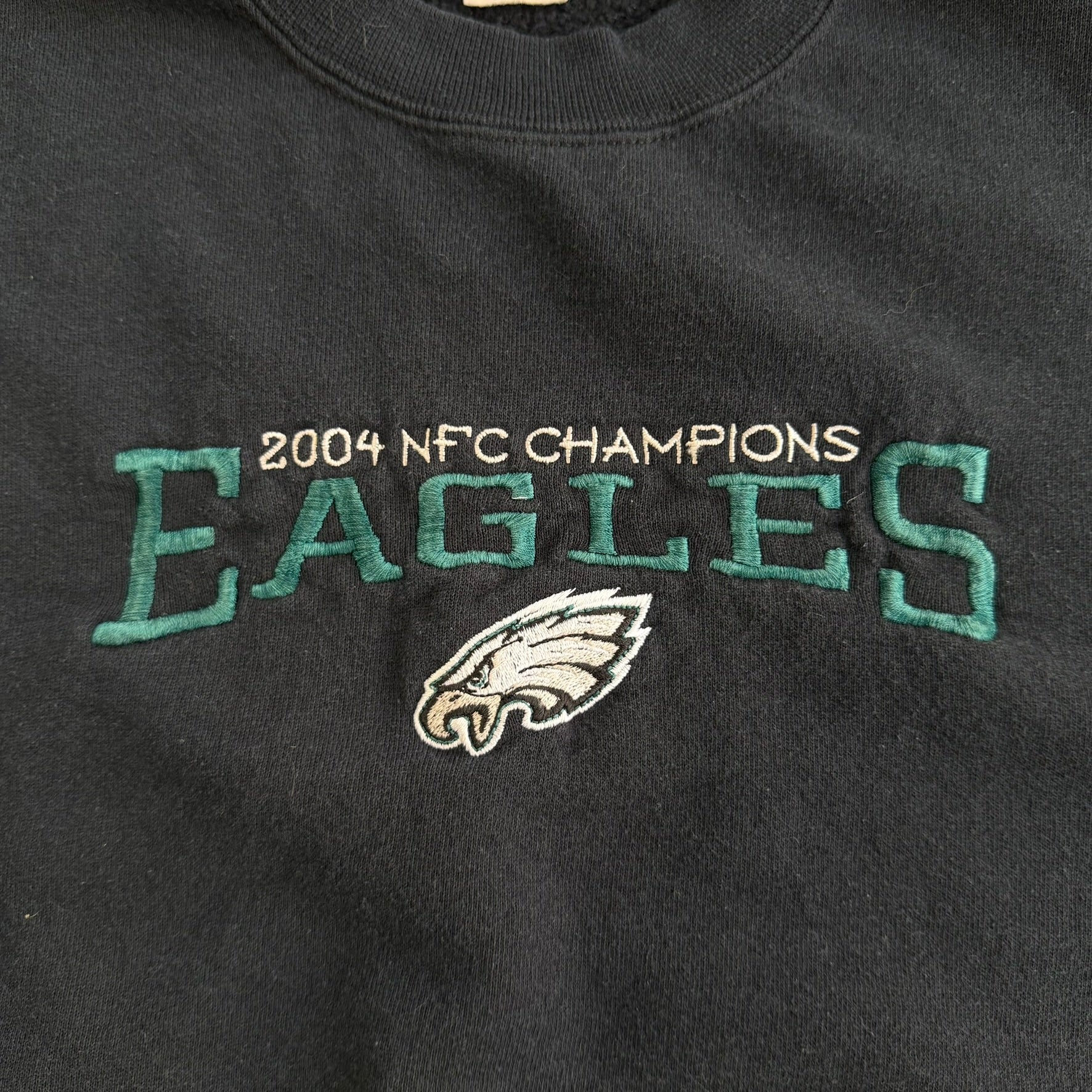 J- Vintage '04 Philadelphia Eagles NFL NFC Champions Embroidered Logo Graphic Crewneck - L (fits M)