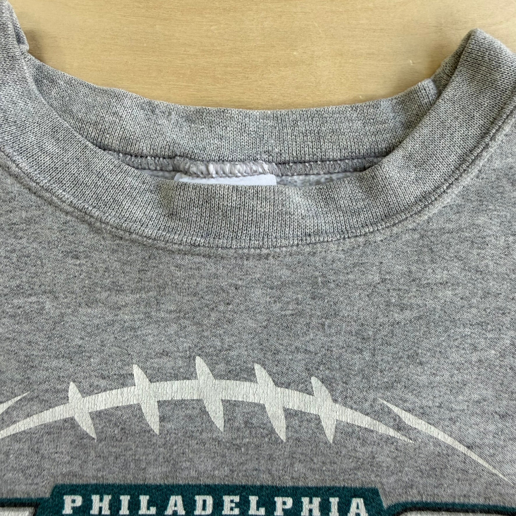 J- Vintage Philadelphia Eagles NFL Text & Logo Graphic Crewneck - XL