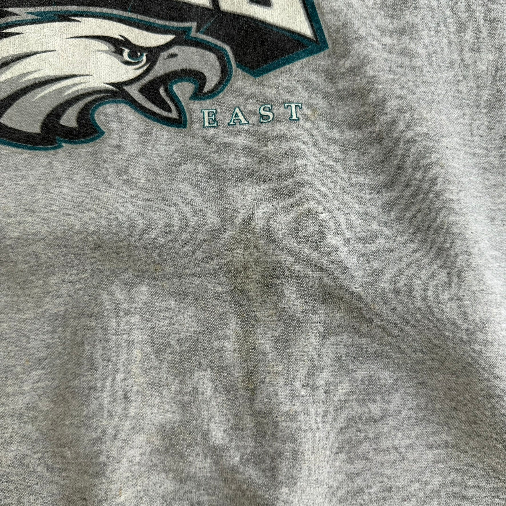 J- Vintage Philadelphia Eagles NFL Text & Logo Graphic Crewneck - XL