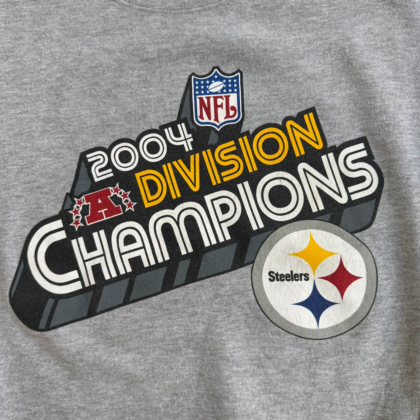 J- Vintage '04 Pittsburgh Steelers NFL Division Champions Graphic Crewneck - M