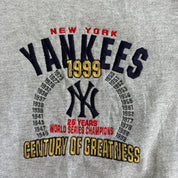 J- Vintage '99 New York Yankees MLB Century Of Greatness Embroidered Crewneck - L