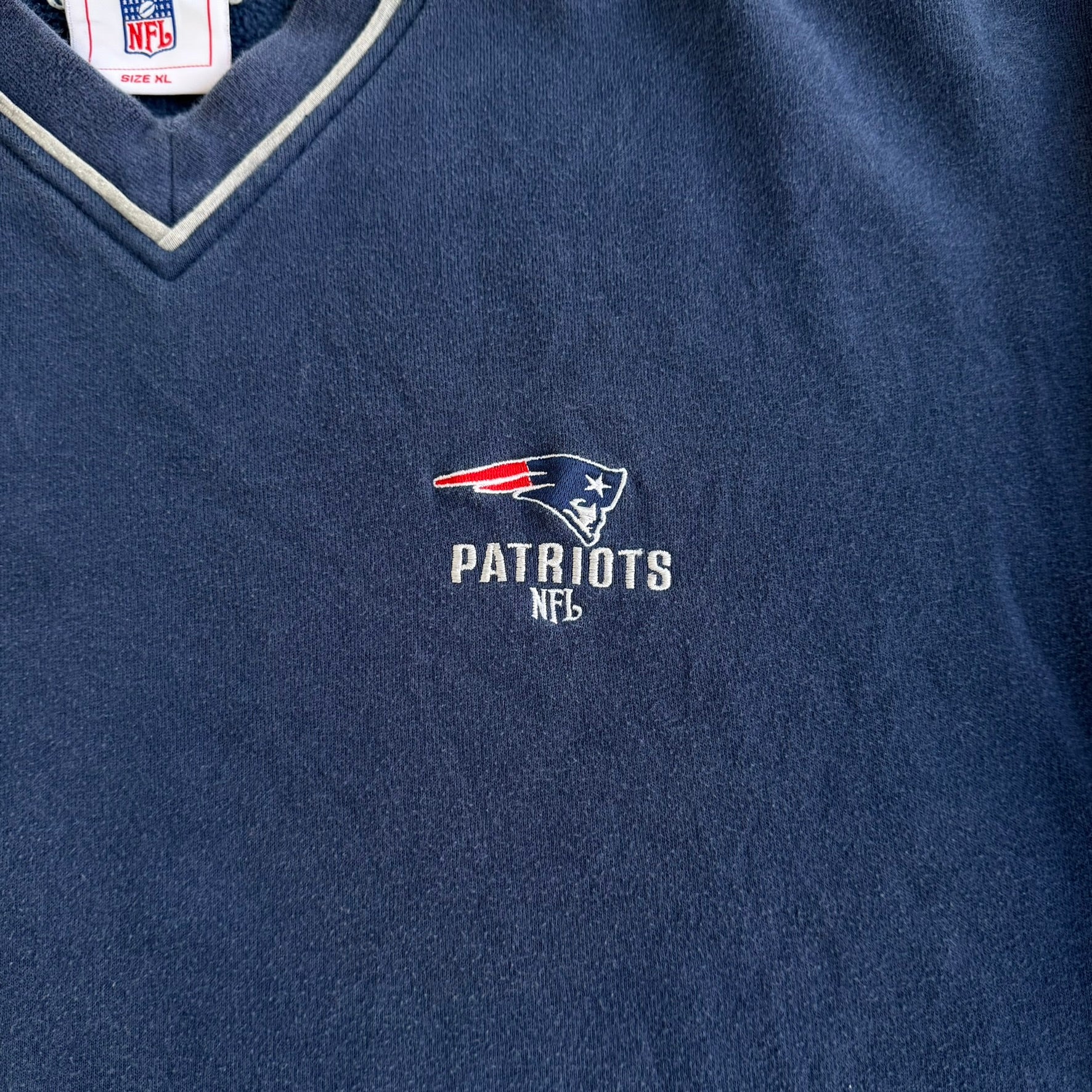 J- Vintage New England Patriots NFL Embroidered Logo Graphic Crewneck - XL