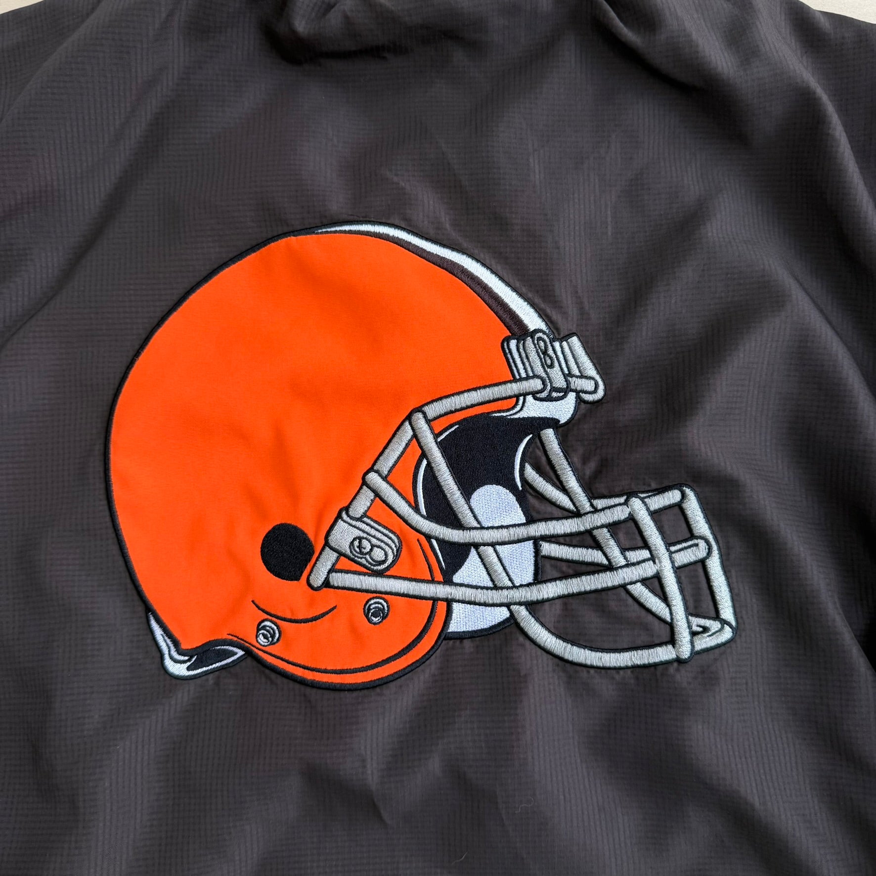 Vintage Cleveland Browns NFL Embroidered Text & Logo Pullover Lightweight Jacket - L