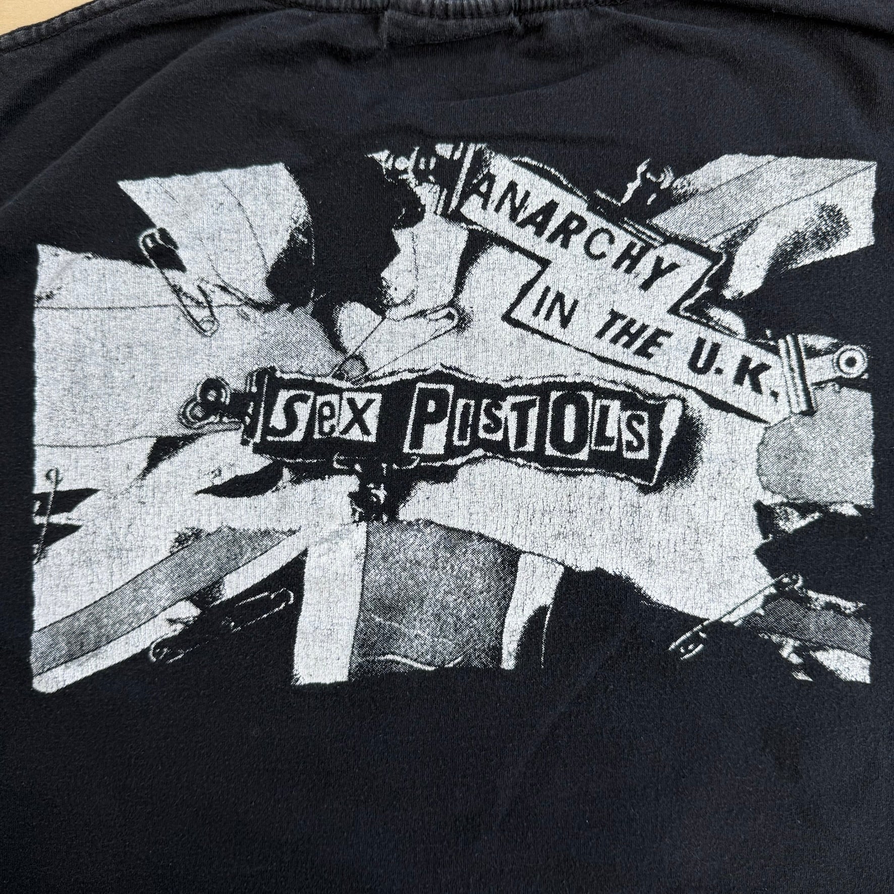 J- Vintage 90s Sex Pistols Anarchy In The UK Punk's Not Dead Graphic Tee - XL