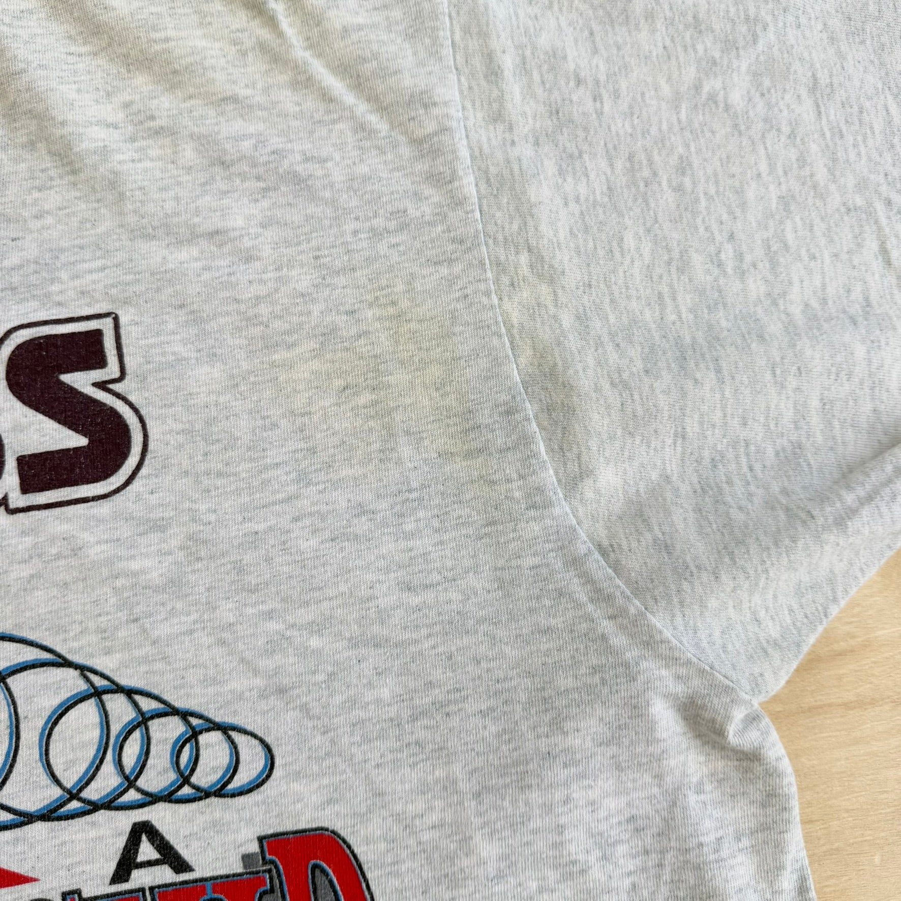 J- Vintage '92 University Of Massachusetts NCAA Basketball Championship Made In USA Single Stitch Tee - XL