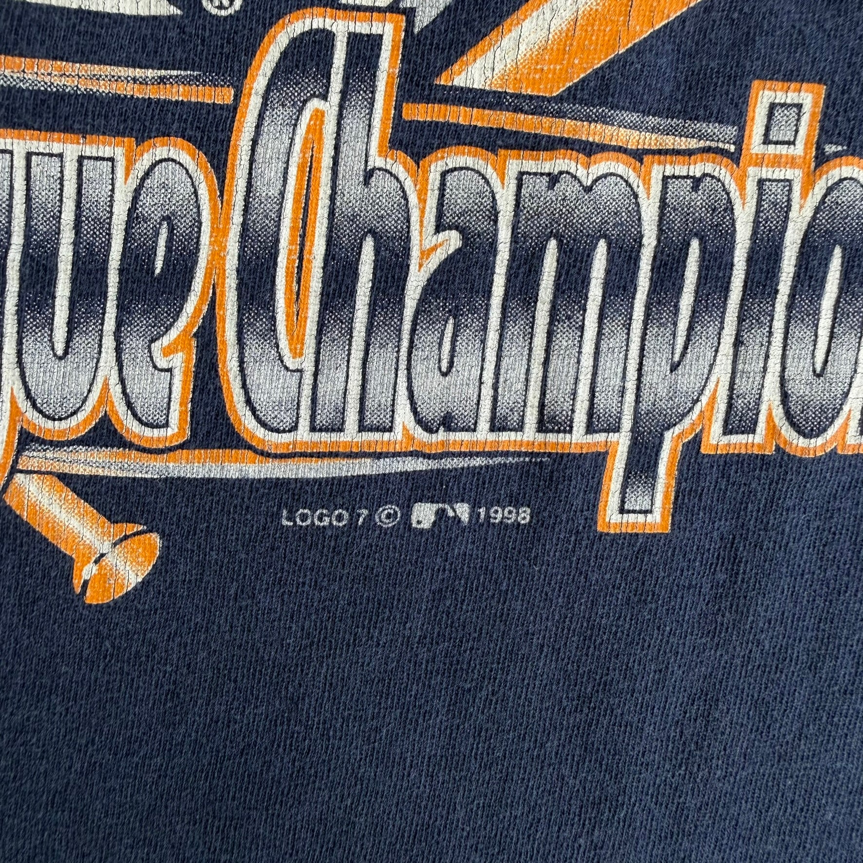 J- Vintage '98 New York Yankees MLB American League Champions Graphic Logo 7 Tee - XL