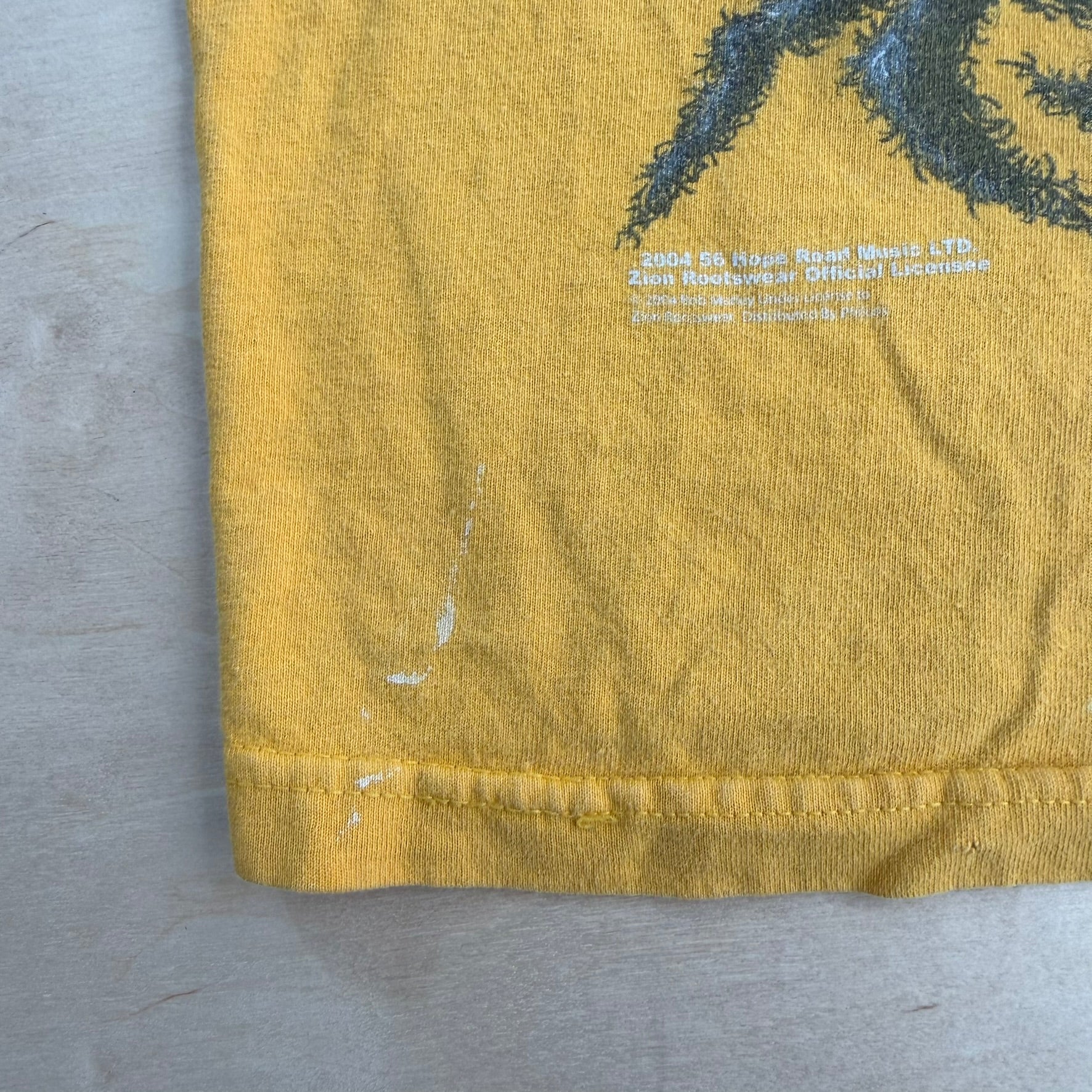 Vintage '04 Zion Rootswear Bob Marley & Lion Graphic Tee - L
