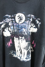 Load image into Gallery viewer, Vintage 90s Fruit Of The Loom Wolves &amp; Mountain Puff Print Crewneck
