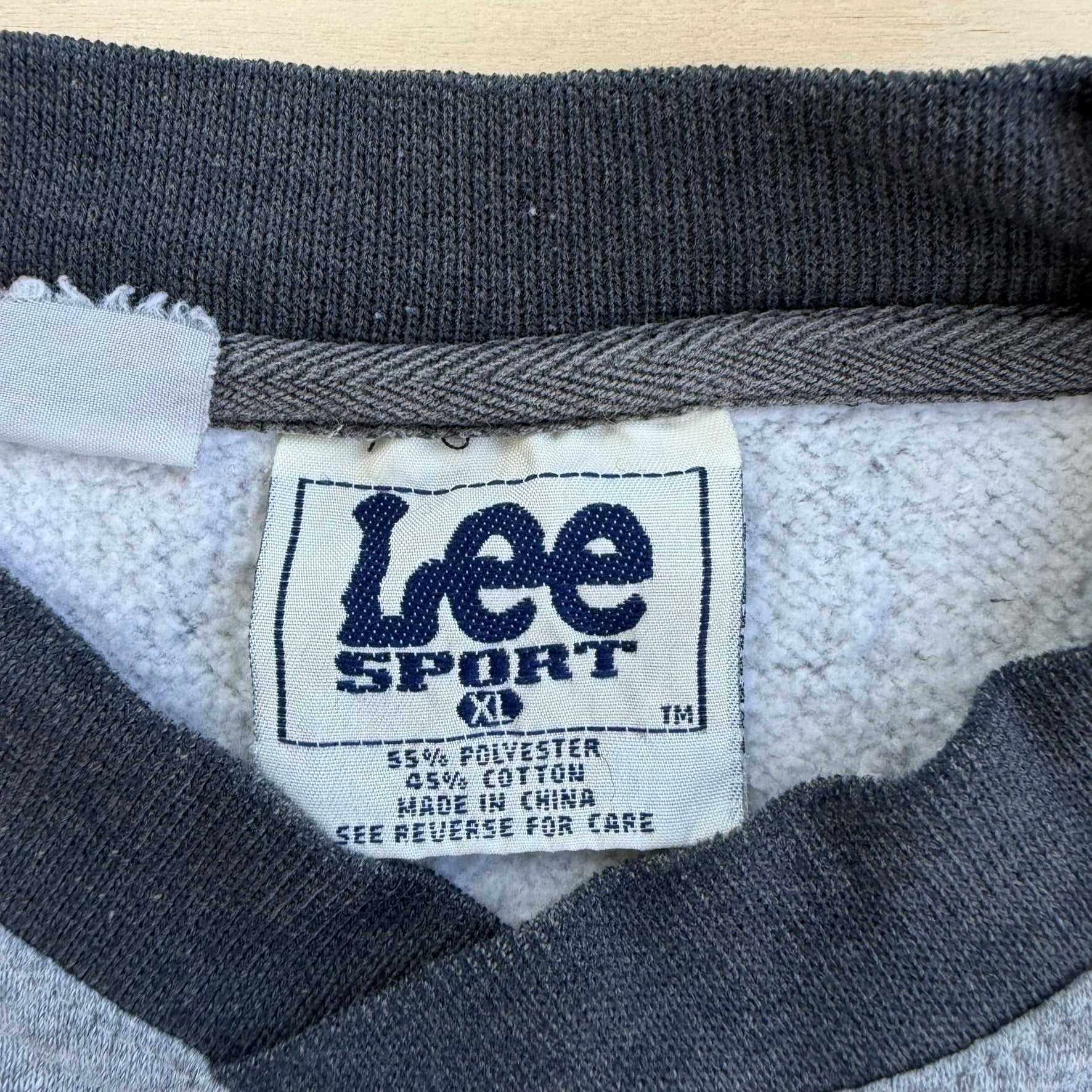 J- Vintage Baltimore Ravens NFL Lee Embroidered Logo & Text Crewneck - XL