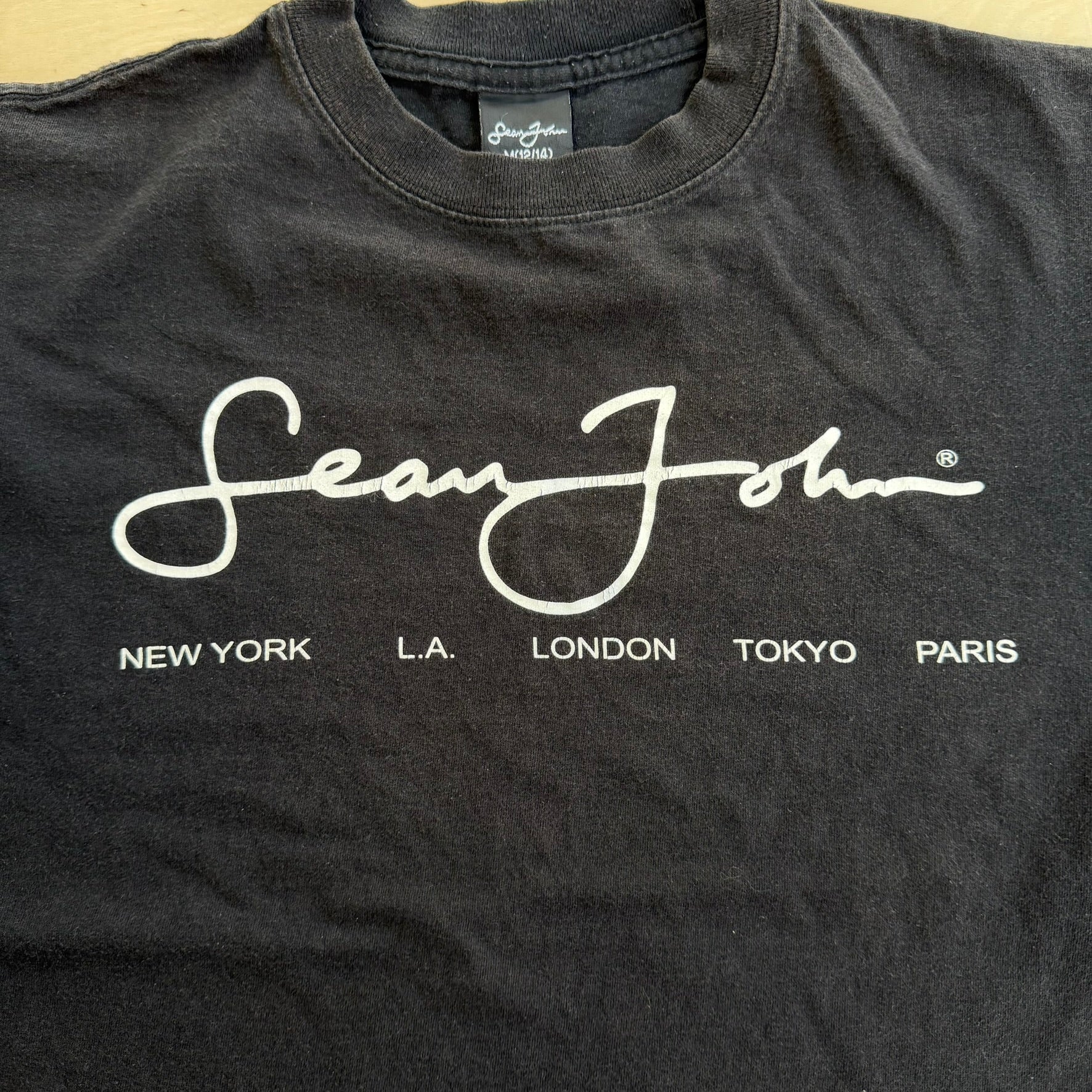 J- Vintage Sean John Logo Cursive Text Tee - M