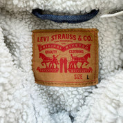 J- Vintage Levi's Sherpa Lined Denim Jacket - L