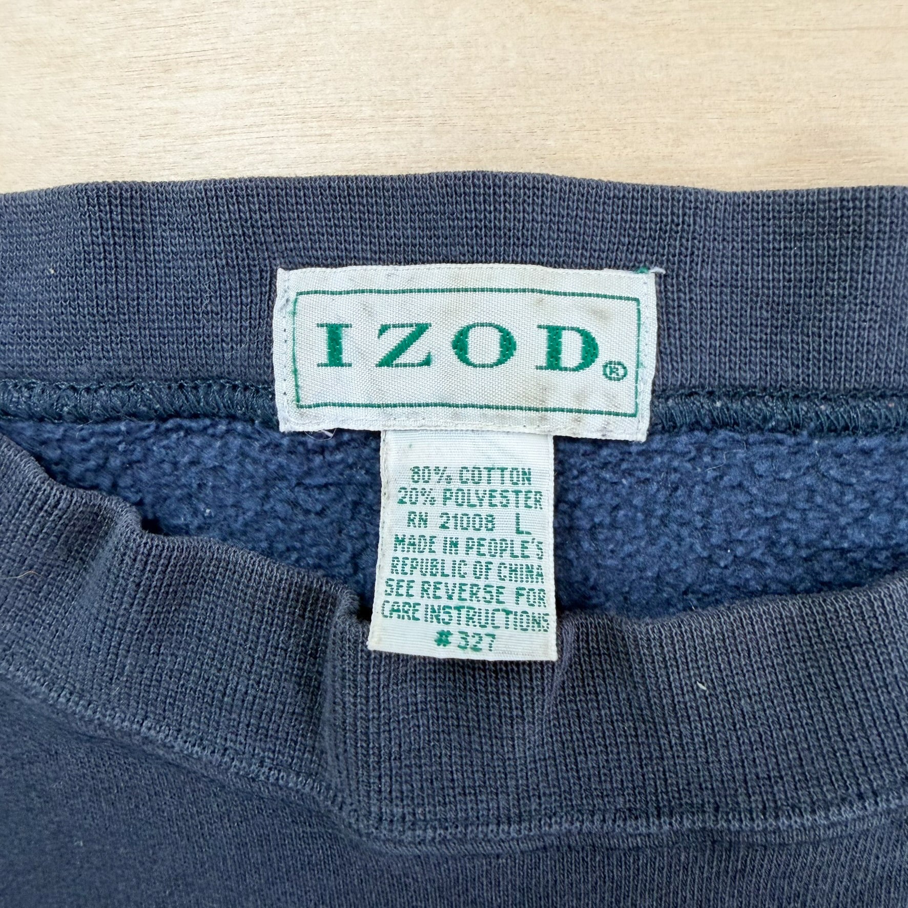 J- Vintage Izod Embroidered Crest Crewneck - L