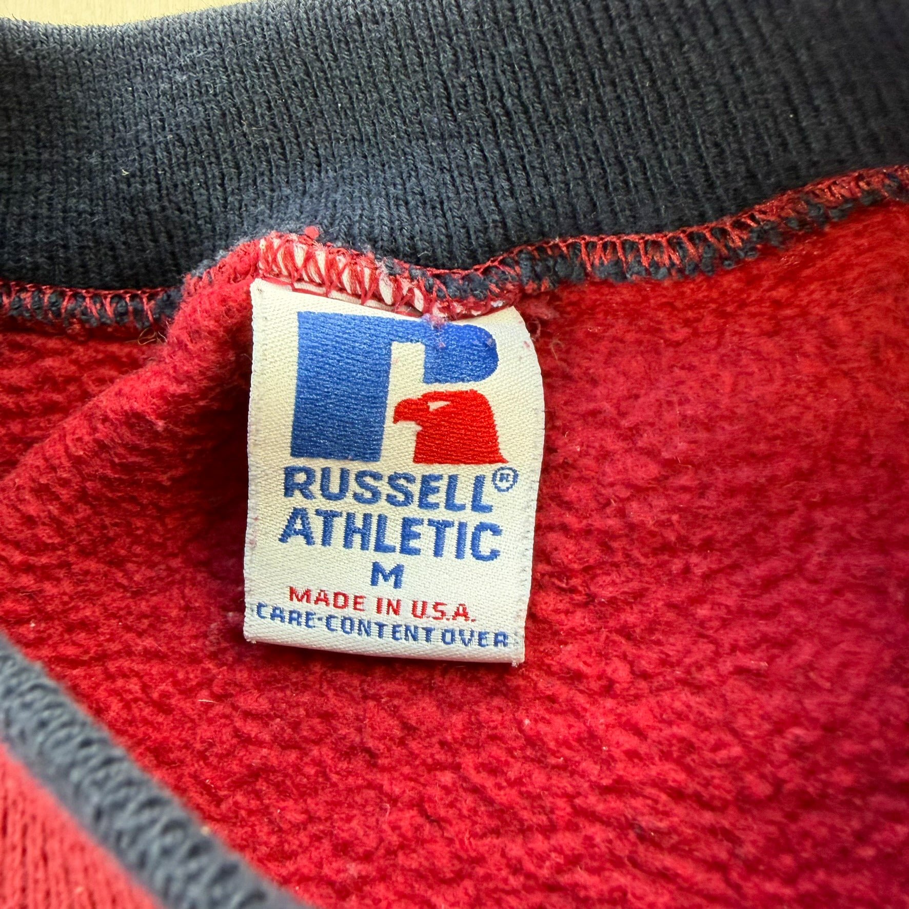 J- Vintage HG Vintage Los Angeles Embroidered Text Red/Navy Russell Made In USA Crewneck - M