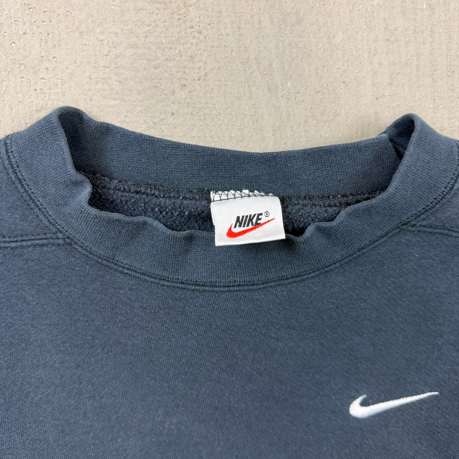 F- Vintage 90s Nike Embroidered Swoosh Black Crewneck