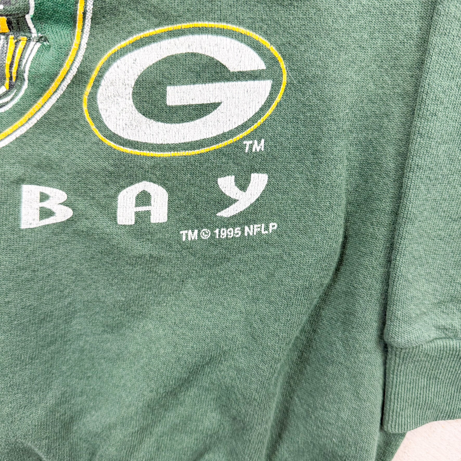 F- Vintage '95 Green Bay Packers NFL Logo 7 Text & Helmet Made In USA Crewneck