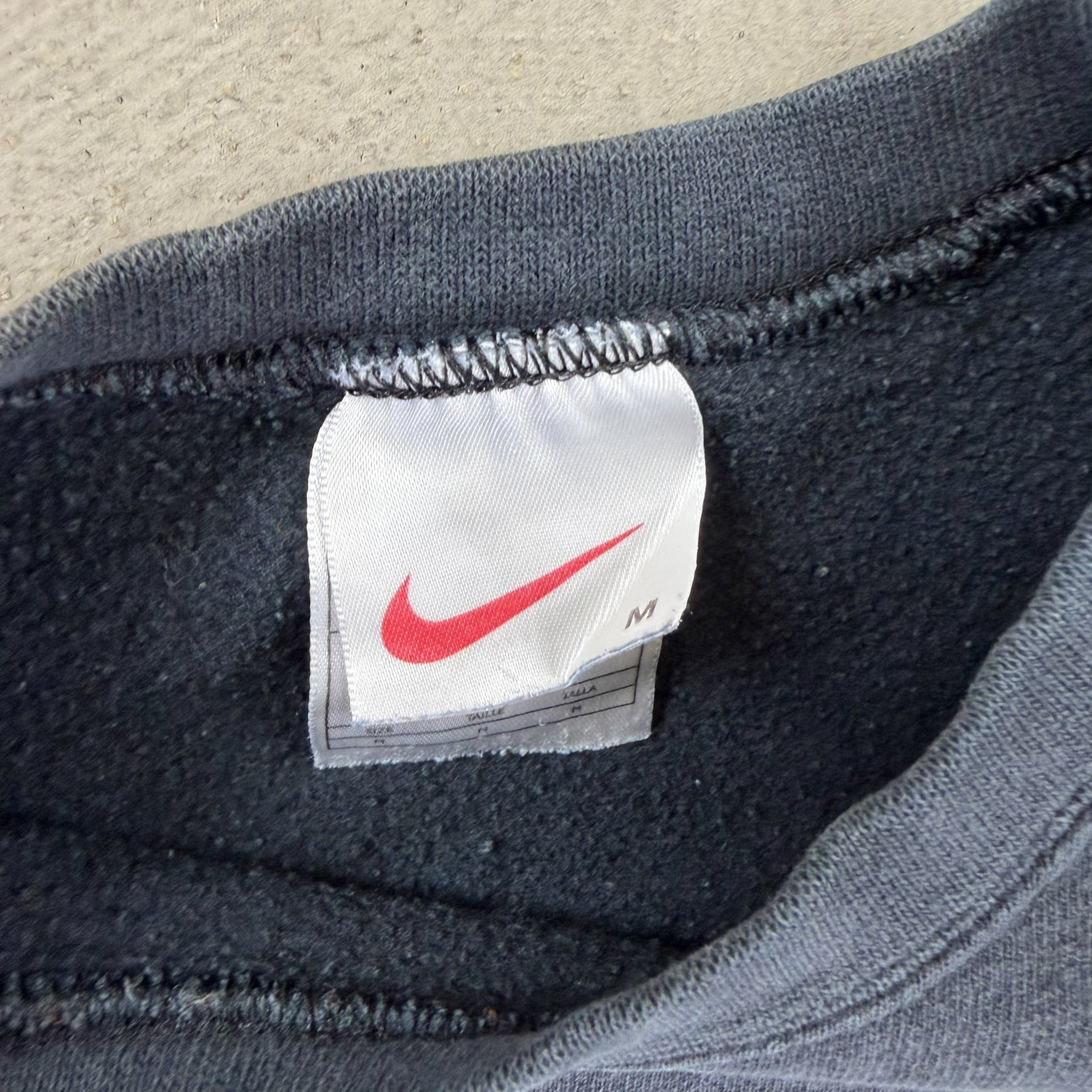 F- Vintage 90s Nike Embroidered Swoosh Black Crewneck