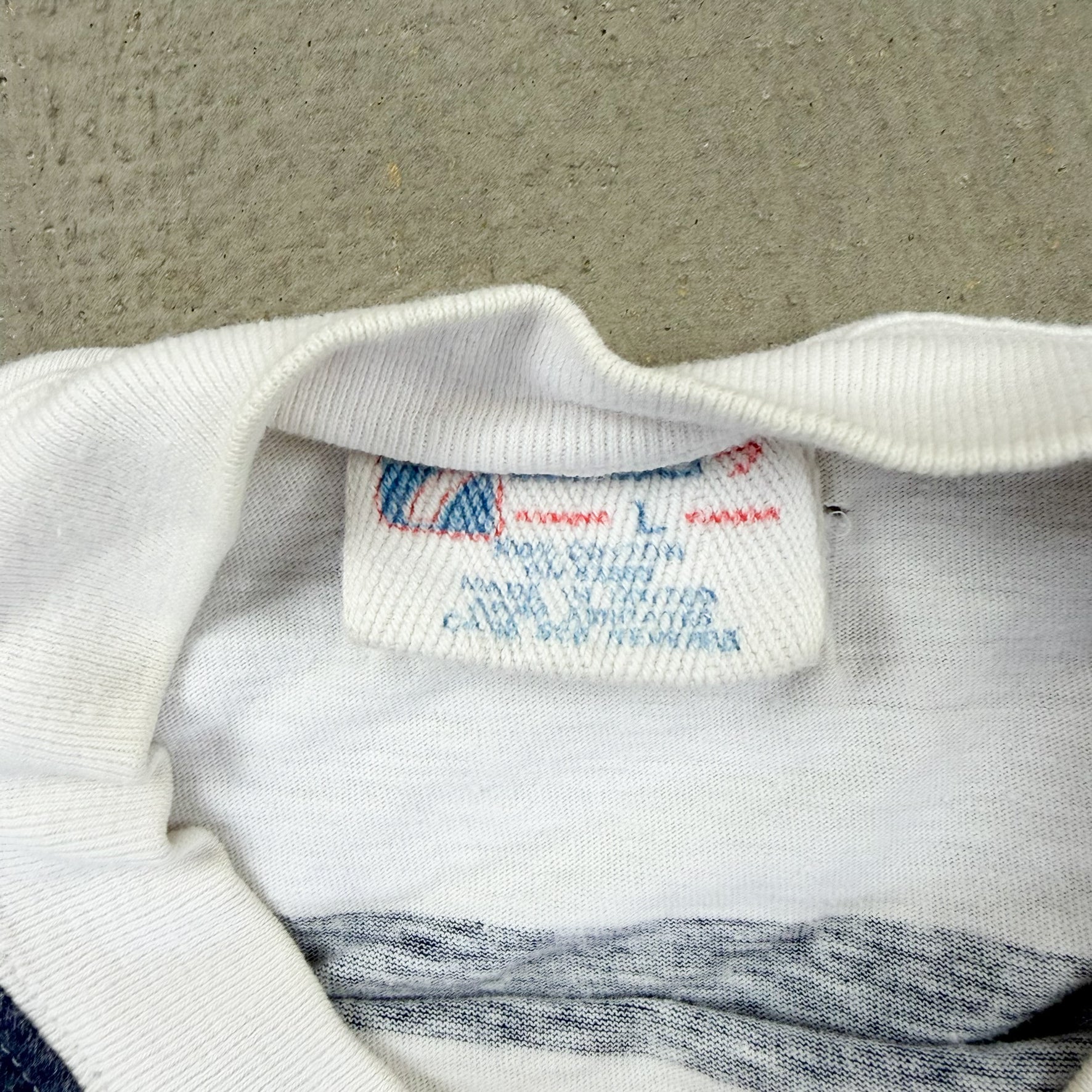 F- Vintage University Of Pennsylvania Logo 7 Embroidered Text Tee