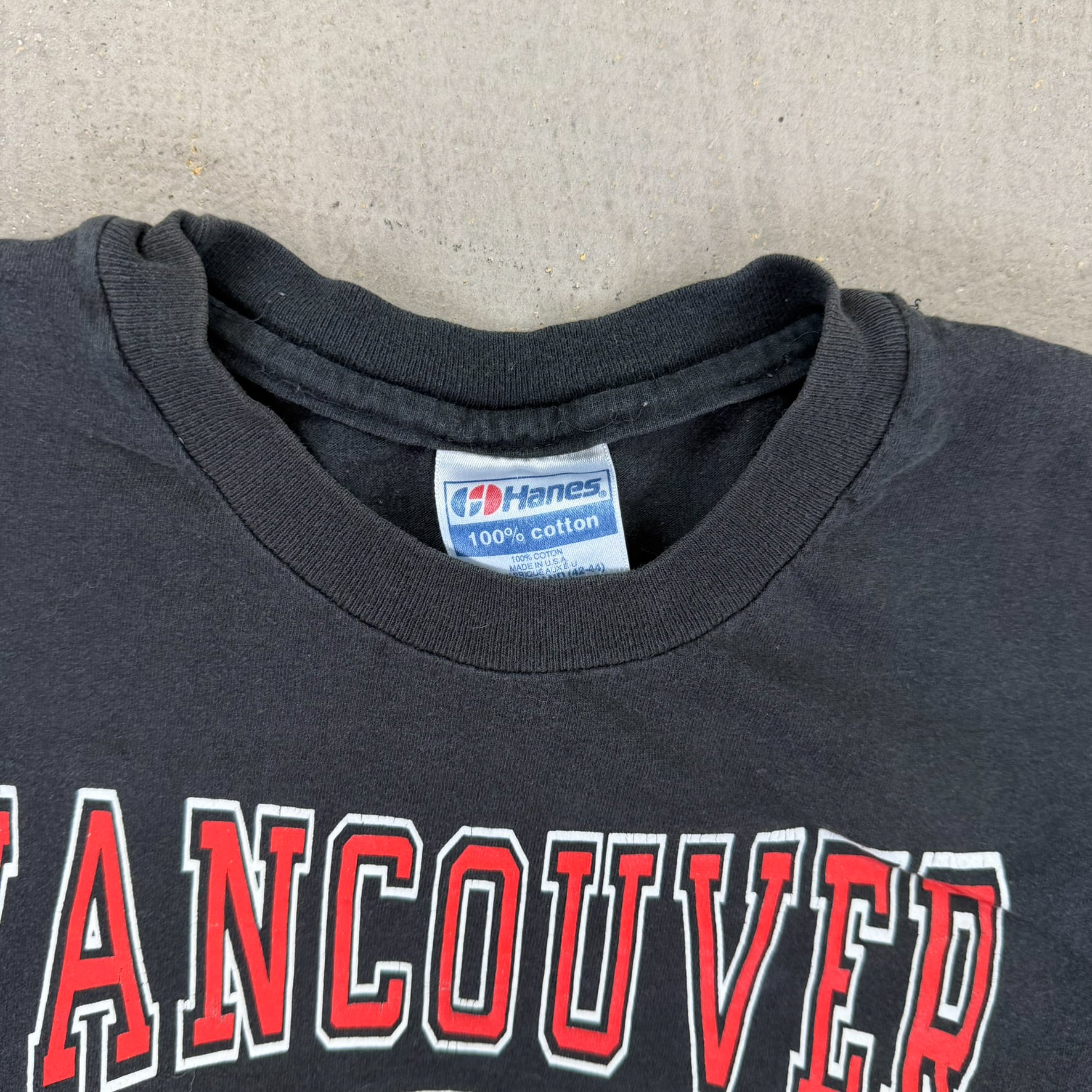 F- Vintage '90 Vancouver Canucks NHL Graphic Hanes Single Stitch Made In USA Tee