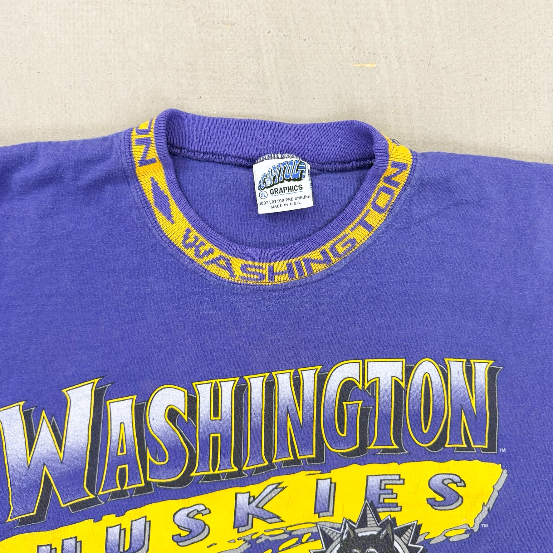 F- Vintage Washington Huskies Graphic Capitol Hill Made In USA Single Stitch Tee