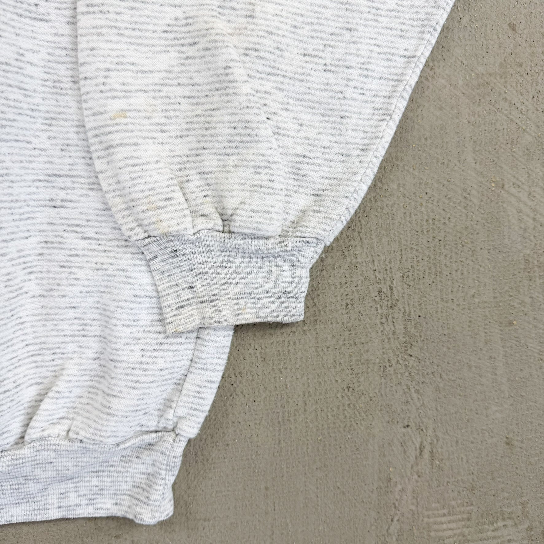 F- Vintage Georgetown Hoyas Basketball Made In Canada Graphic Crewneck