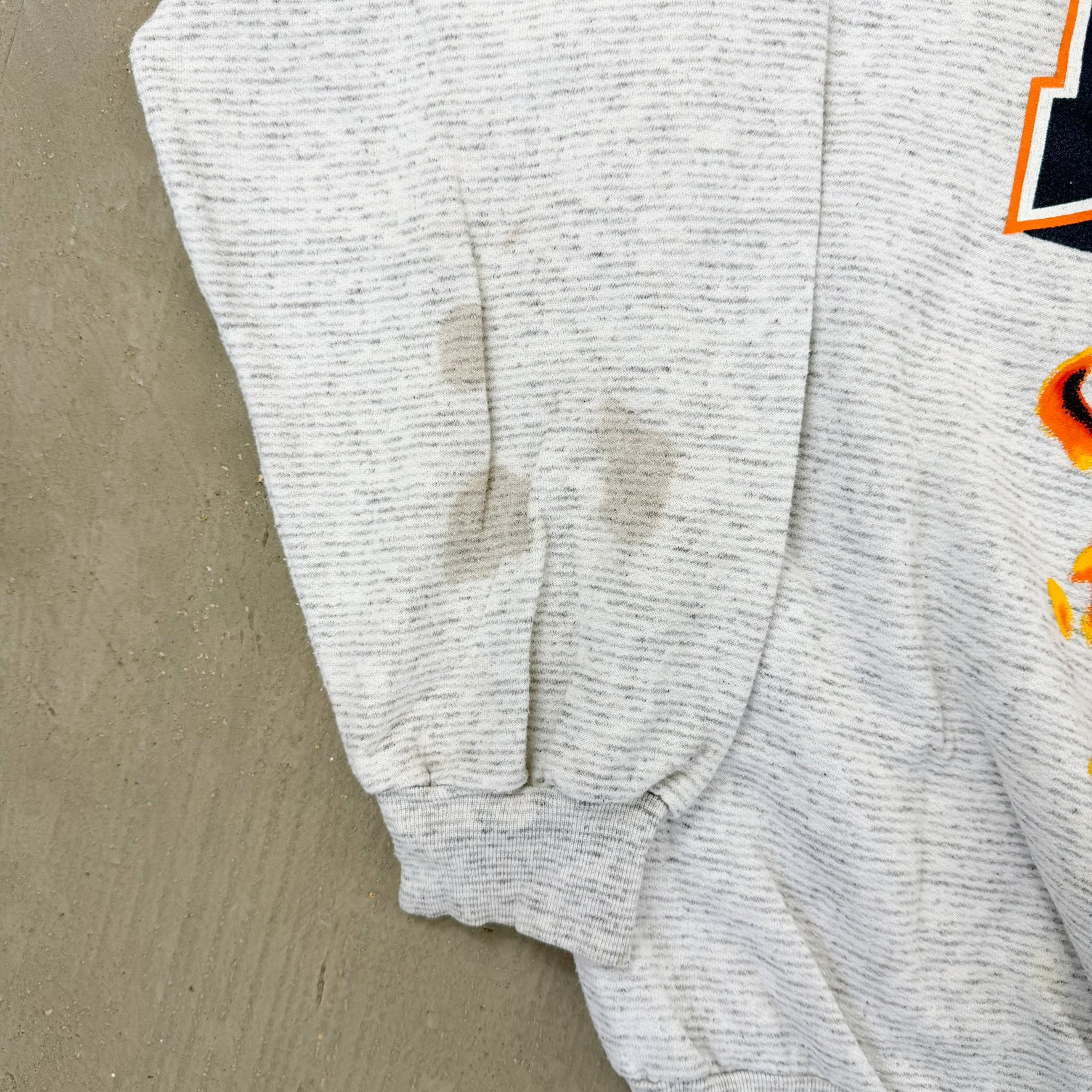 F- Vintage Georgetown Hoyas Basketball Made In Canada Graphic Crewneck