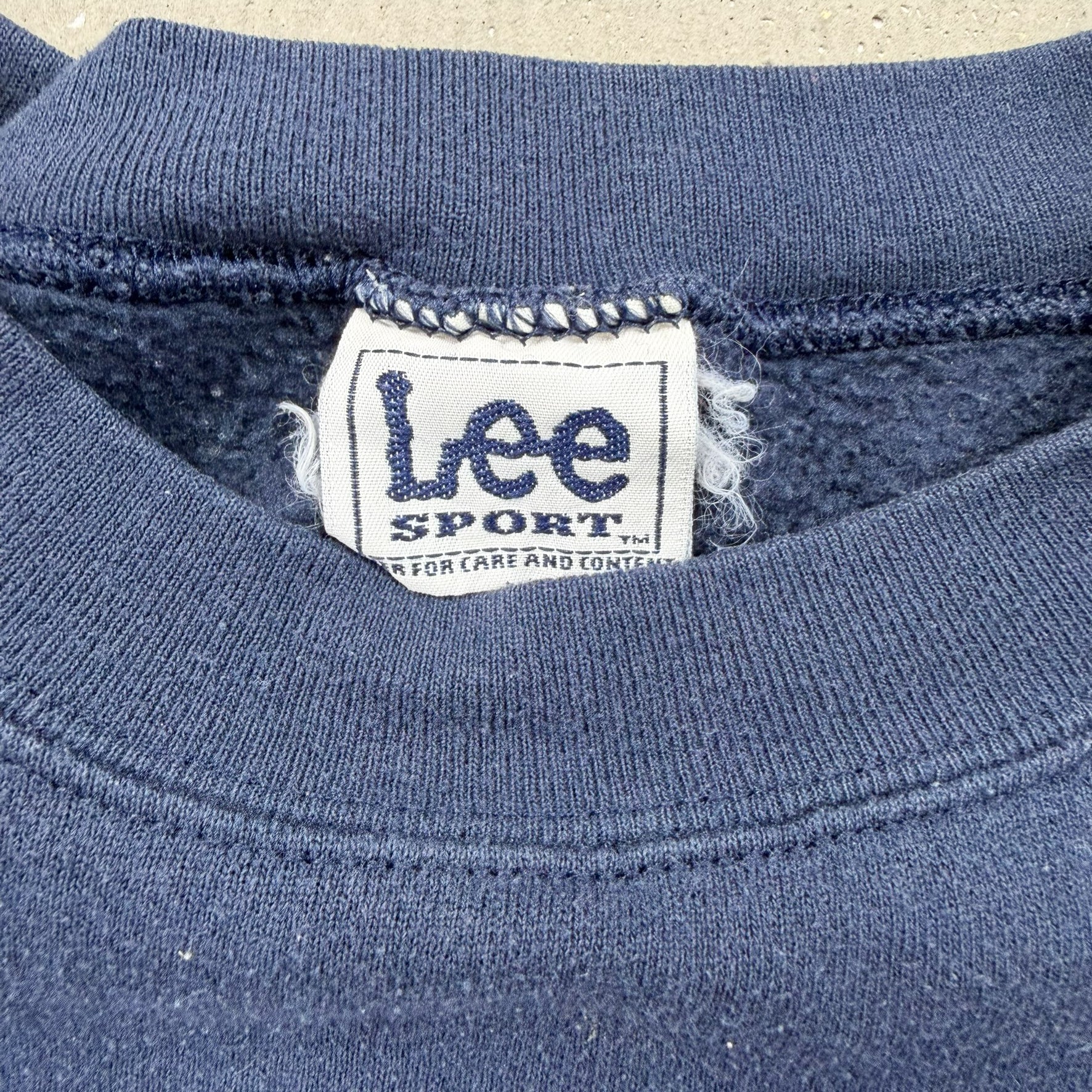 F- Vintage '00 New England Patriots NFL Graphic Crewneck