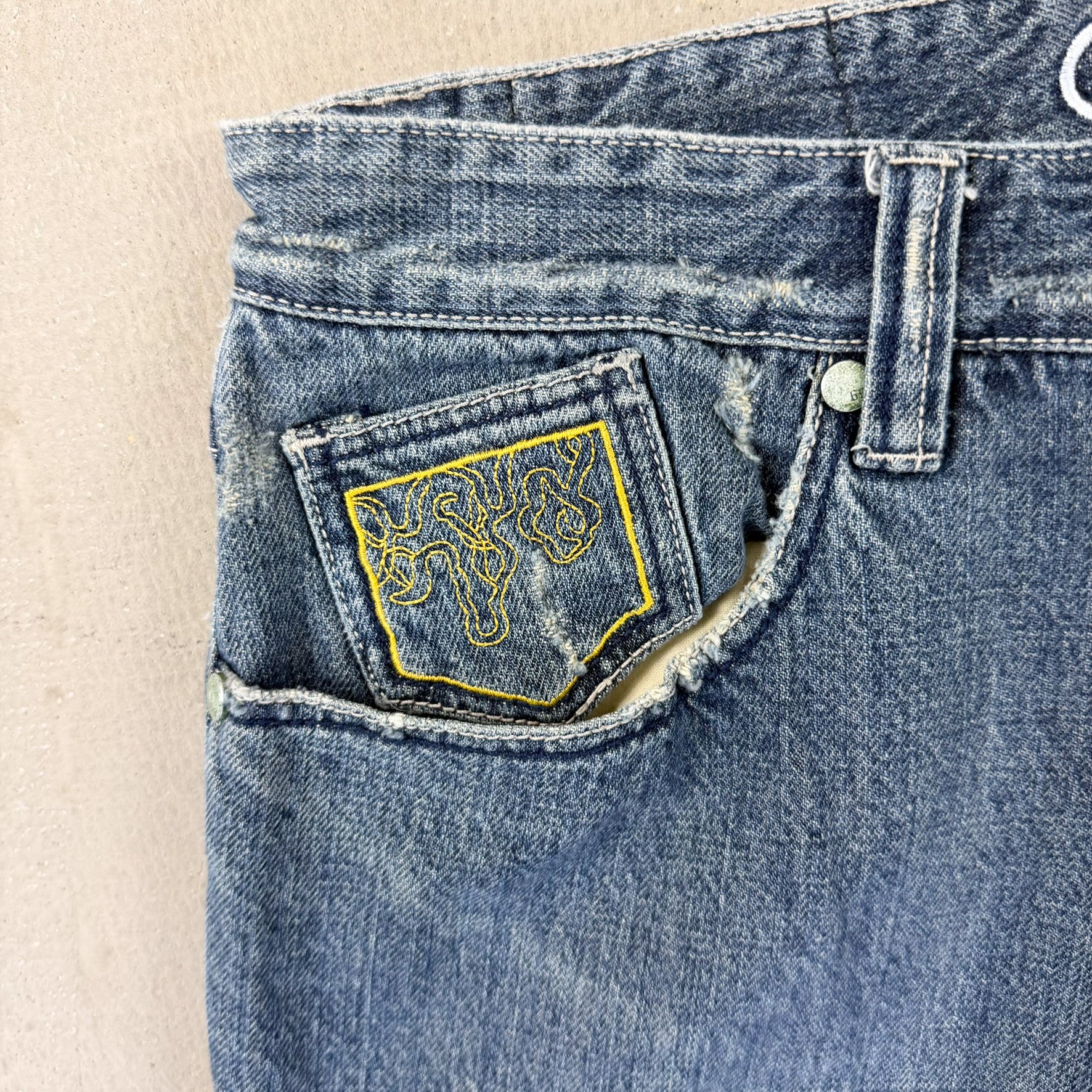 F- Vintage Coogi Embroidered Details Baggy Jeans