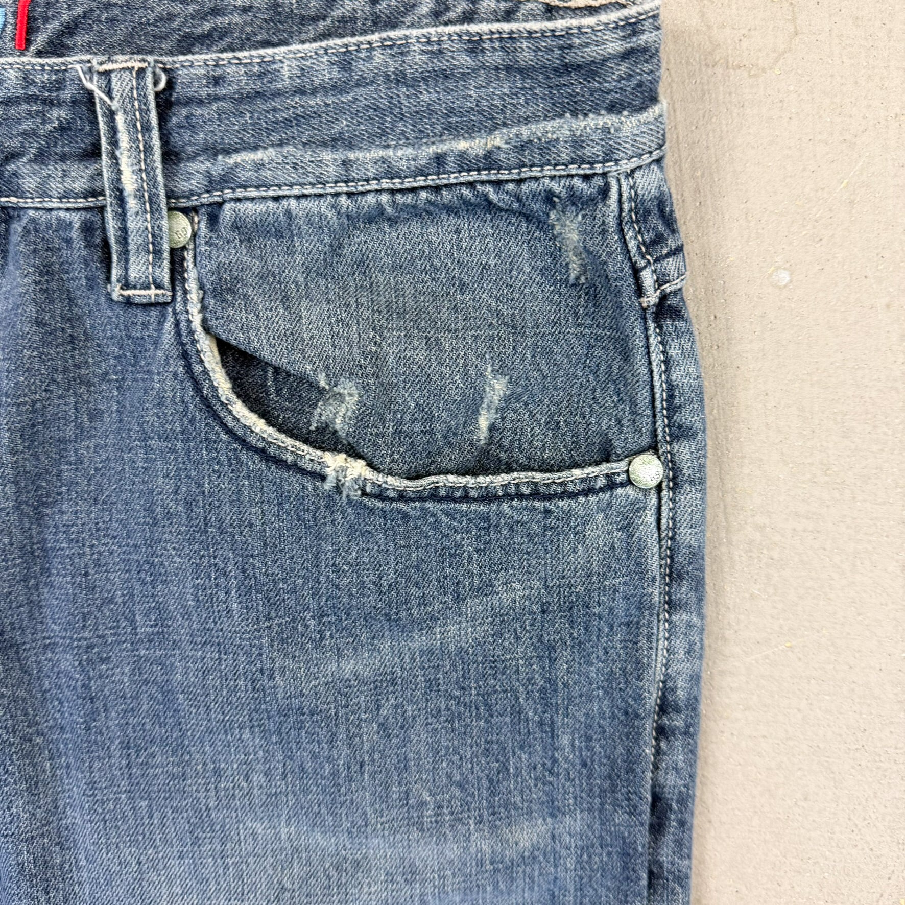 F- Vintage Coogi Embroidered Details Baggy Jeans