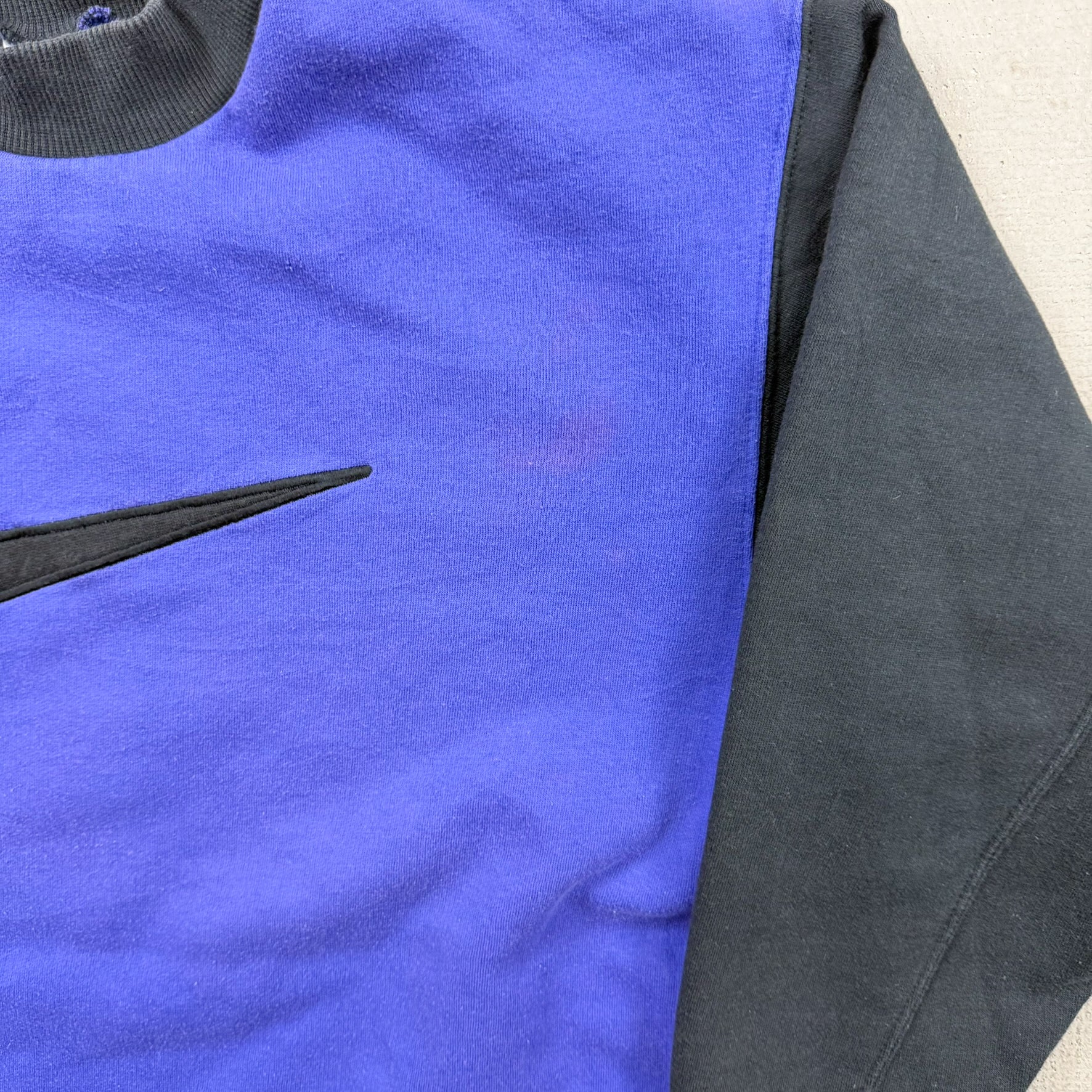 F- Vintage 90s Nike Embroidered Swoosh Purple Crewneck