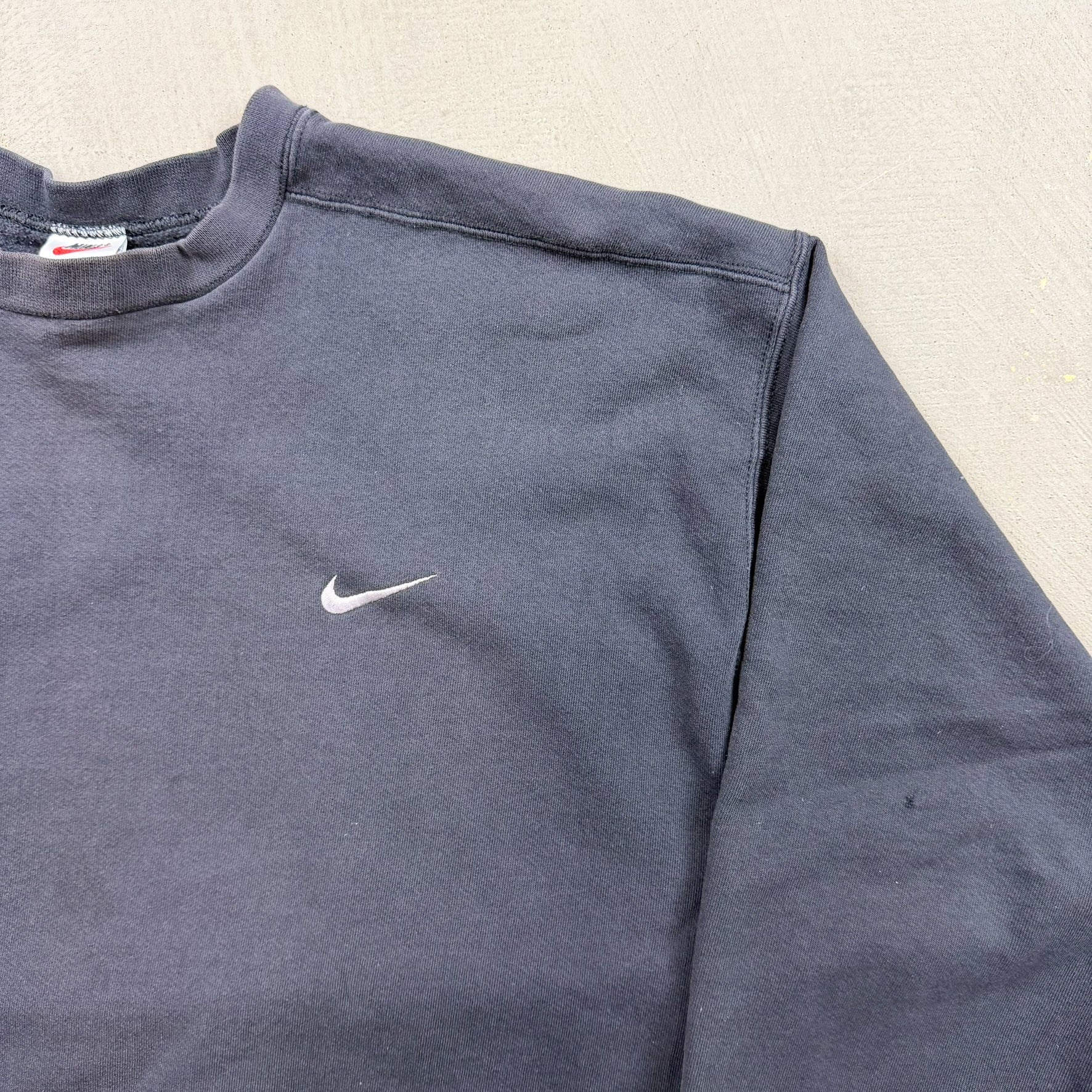 F- Vintage 90s Nike Embroidered Swoosh Black Made In USA Crewneck