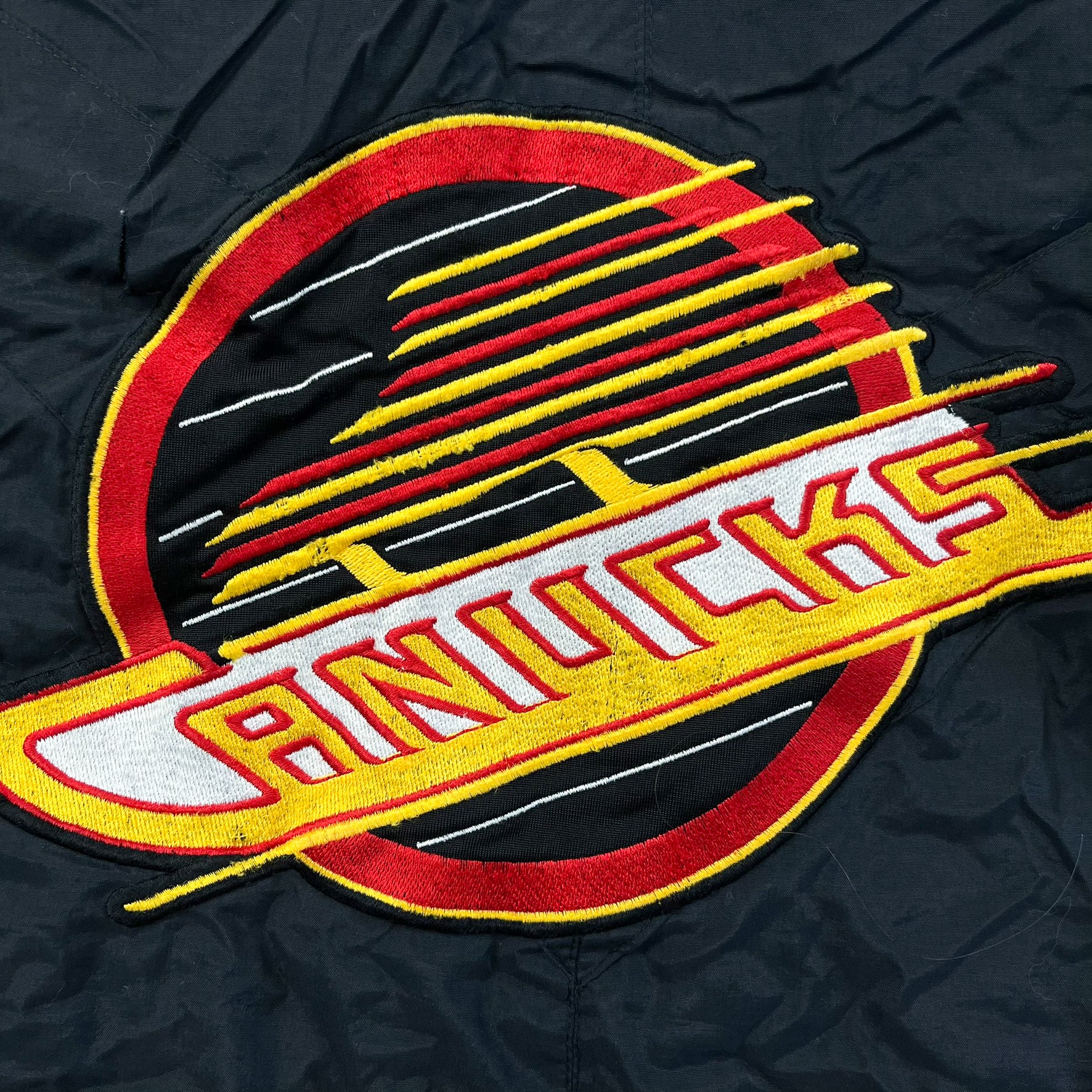 F- Vintage Vancouver Canucks NHL Apex One Winter Jacket