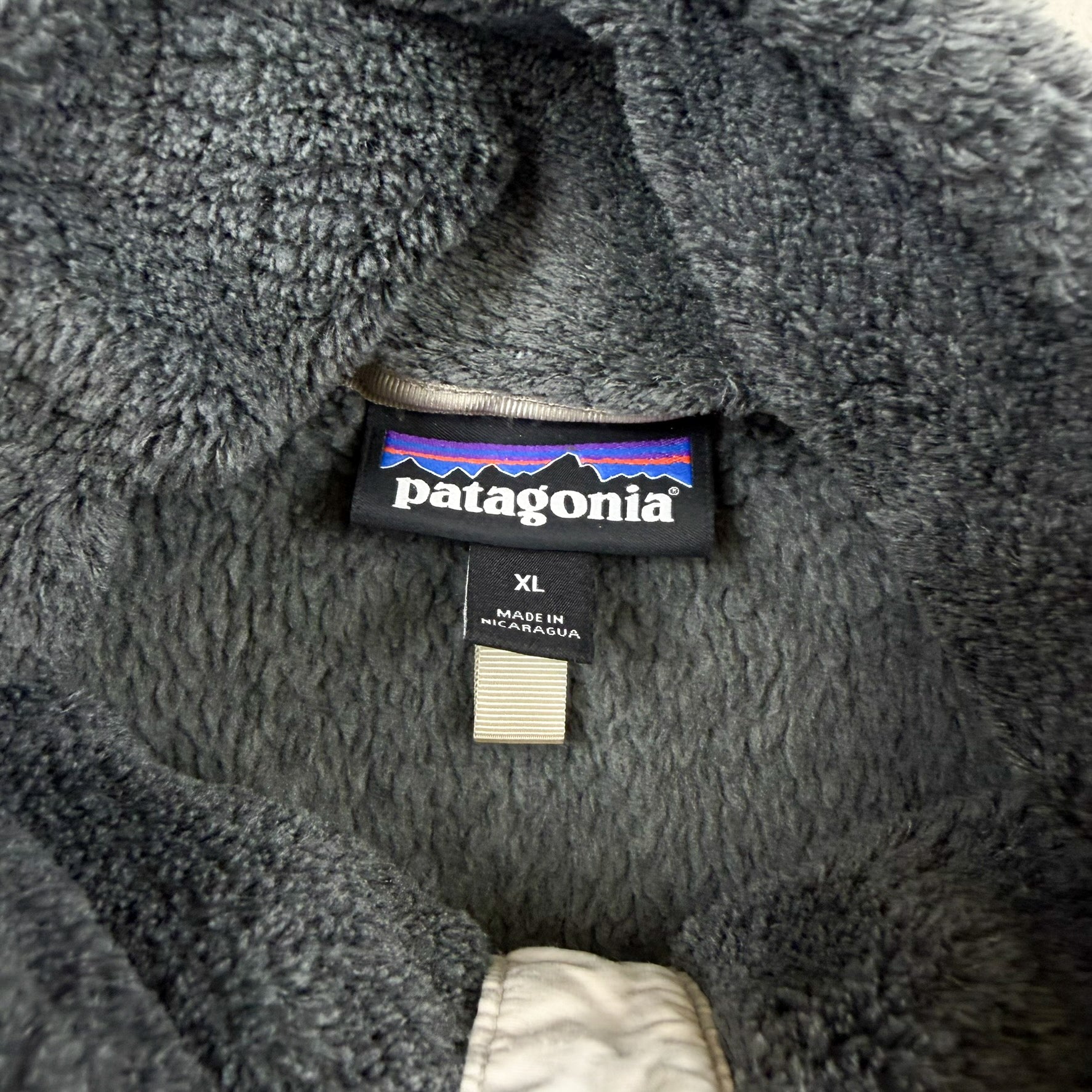 F- Patagonia Quarter Button Grey/Beige Polar Fleece