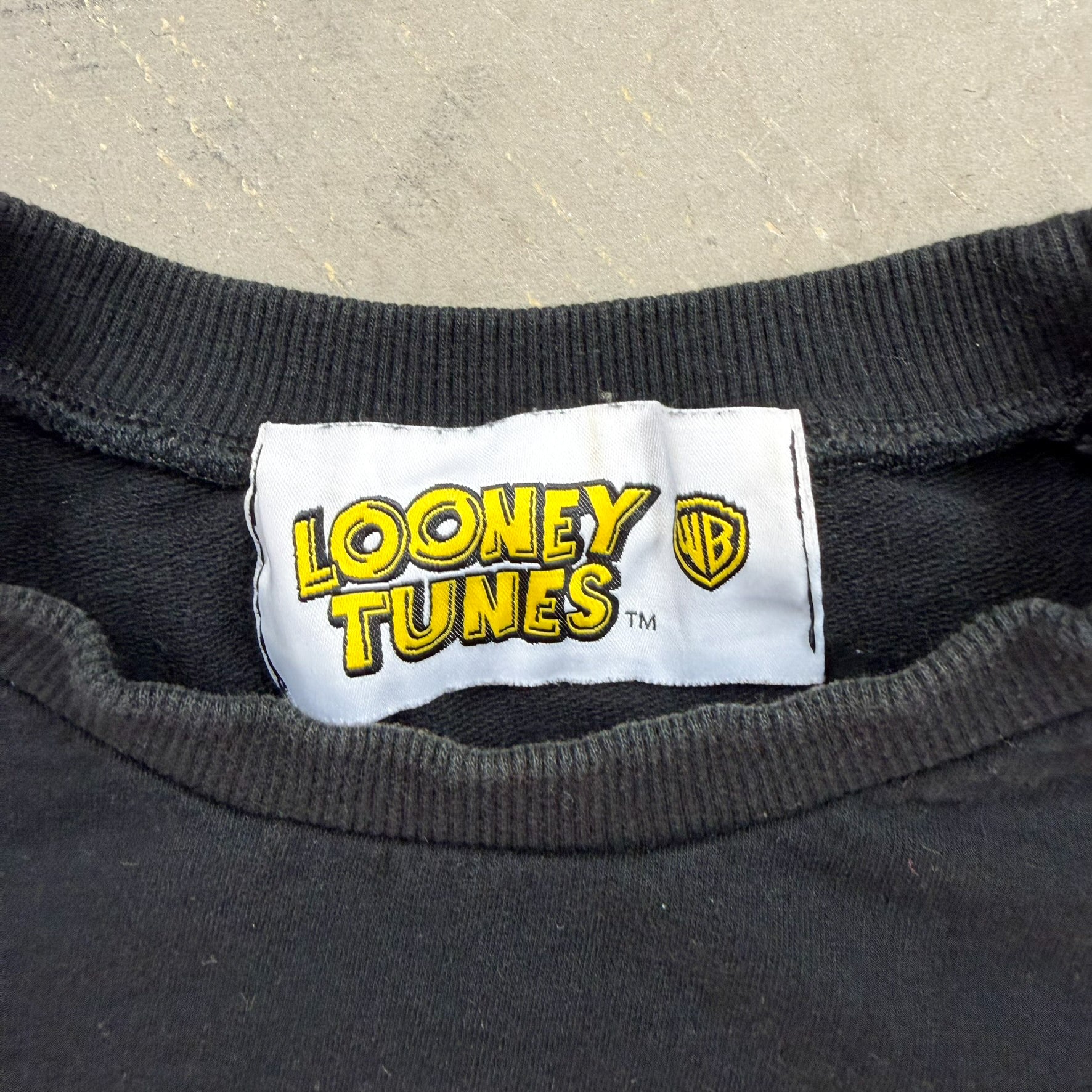 F- Vintage '96 Looney Tunes Bugs Bunny Basketball Graphic Crewneck