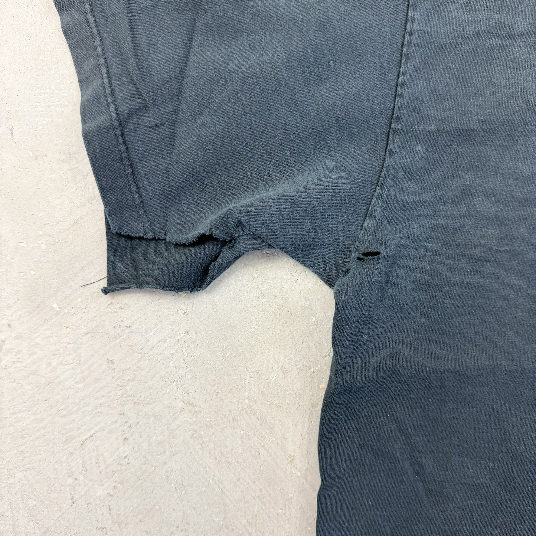 F- Vintage Hooters Chattanooga TN Christmas Graphic Tee